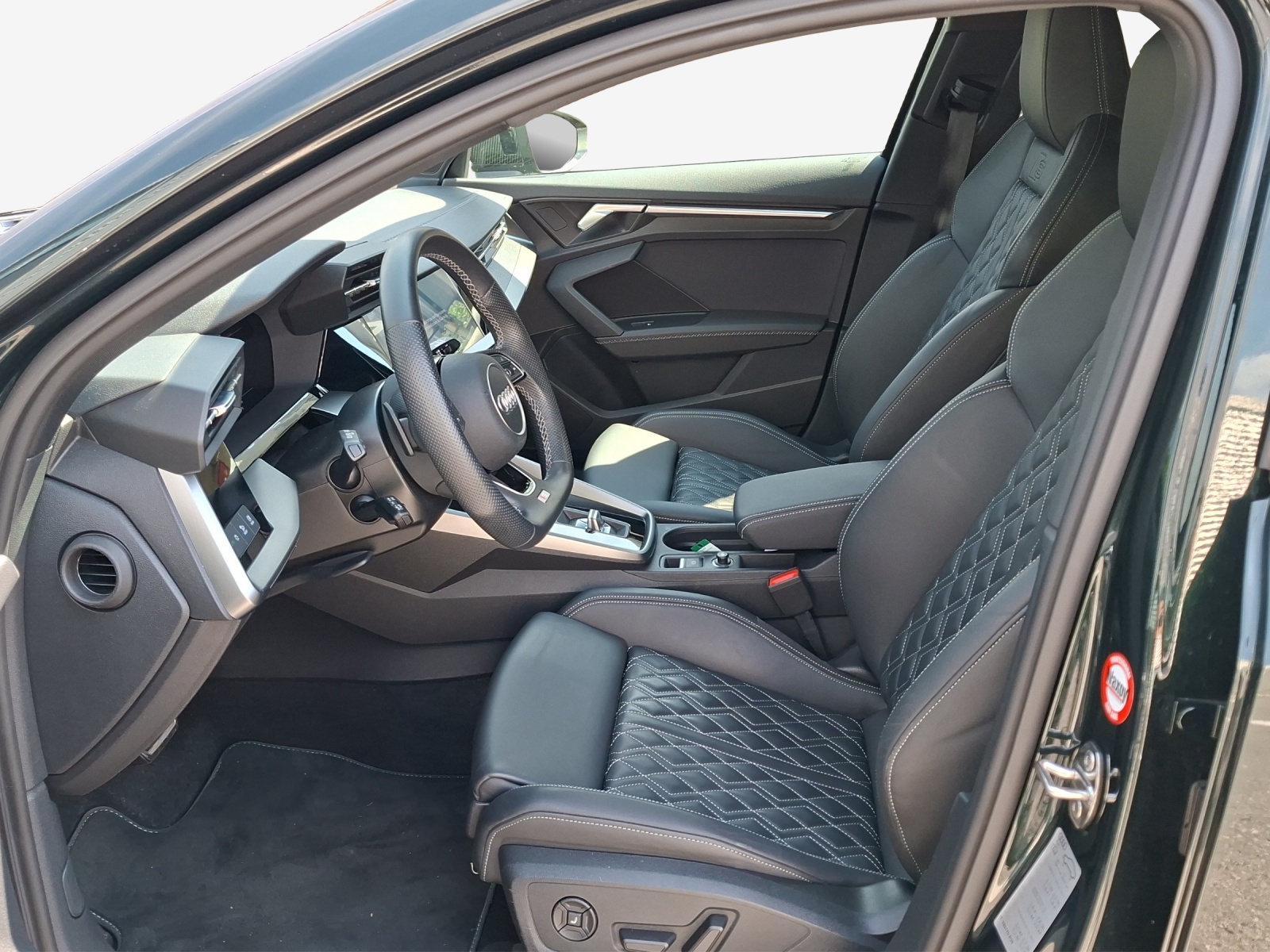 AUDI S3 Sportback 2.0 TFSI quattro S-tronic-image-7