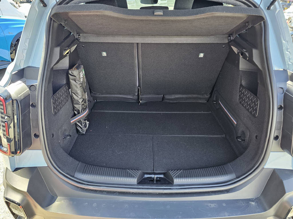 RENAULT R4 E-TECH ELECTRIC iconic 150PS Comfort Range-image-6