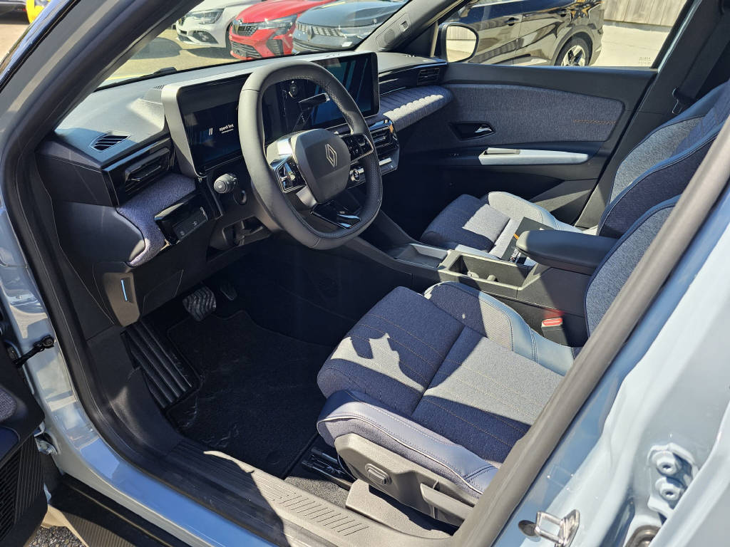 RENAULT R4 E-TECH ELECTRIC iconic 150PS Comfort Range-image-5