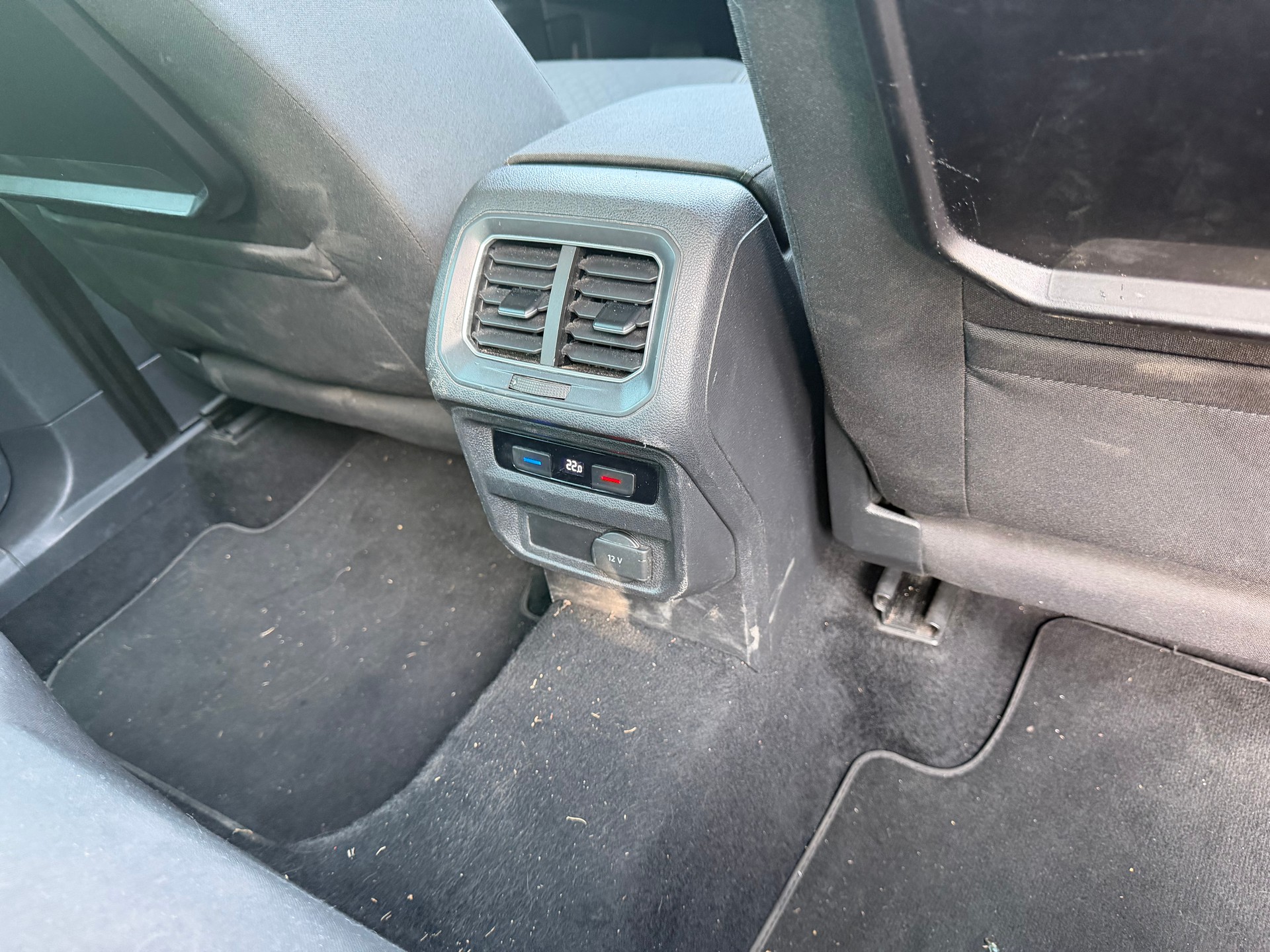 VW Tiguan 2.0 TDI SCR Comfortline 4Motion DSG-image-8
