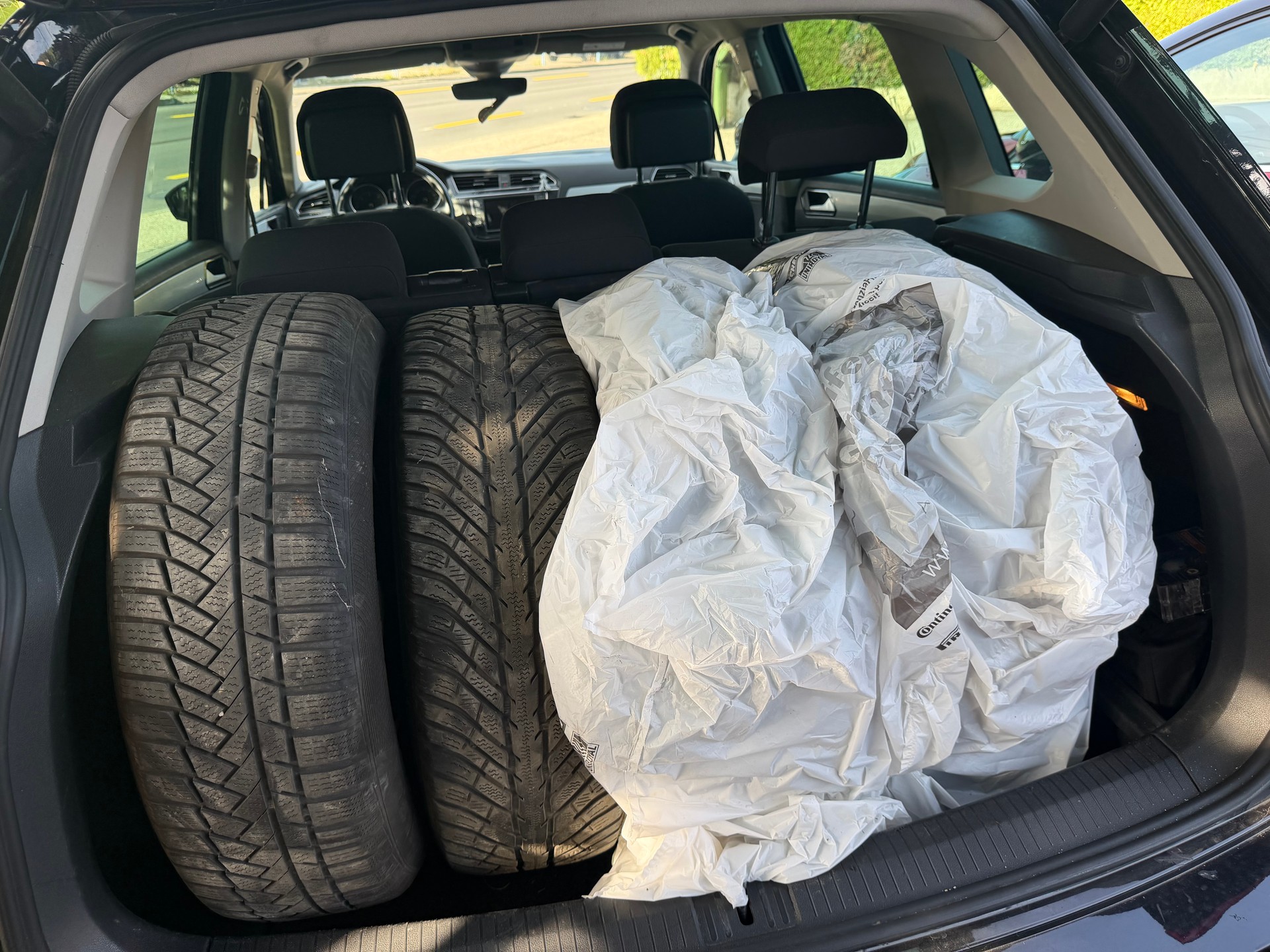 VW Tiguan 2.0 TDI SCR Comfortline 4Motion DSG-image-9