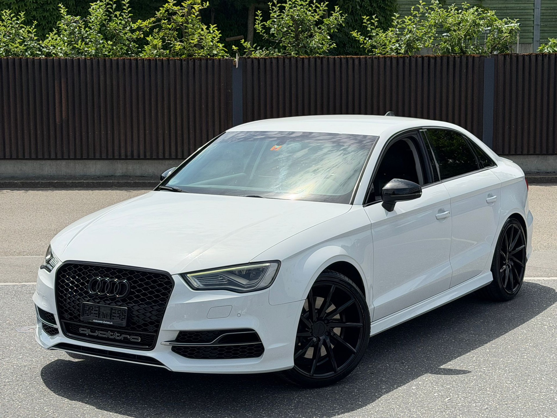 AUDI S3 Limousine 2.0 TFSI quattro S-tronic White&Black Edition-image-1