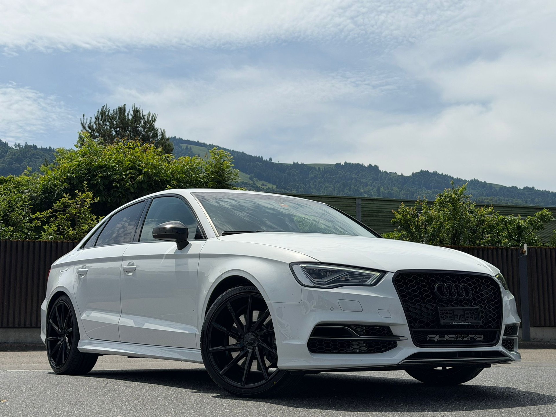 AUDI S3 Limousine 2.0 TFSI quattro S-tronic White&Black Edition-image-3