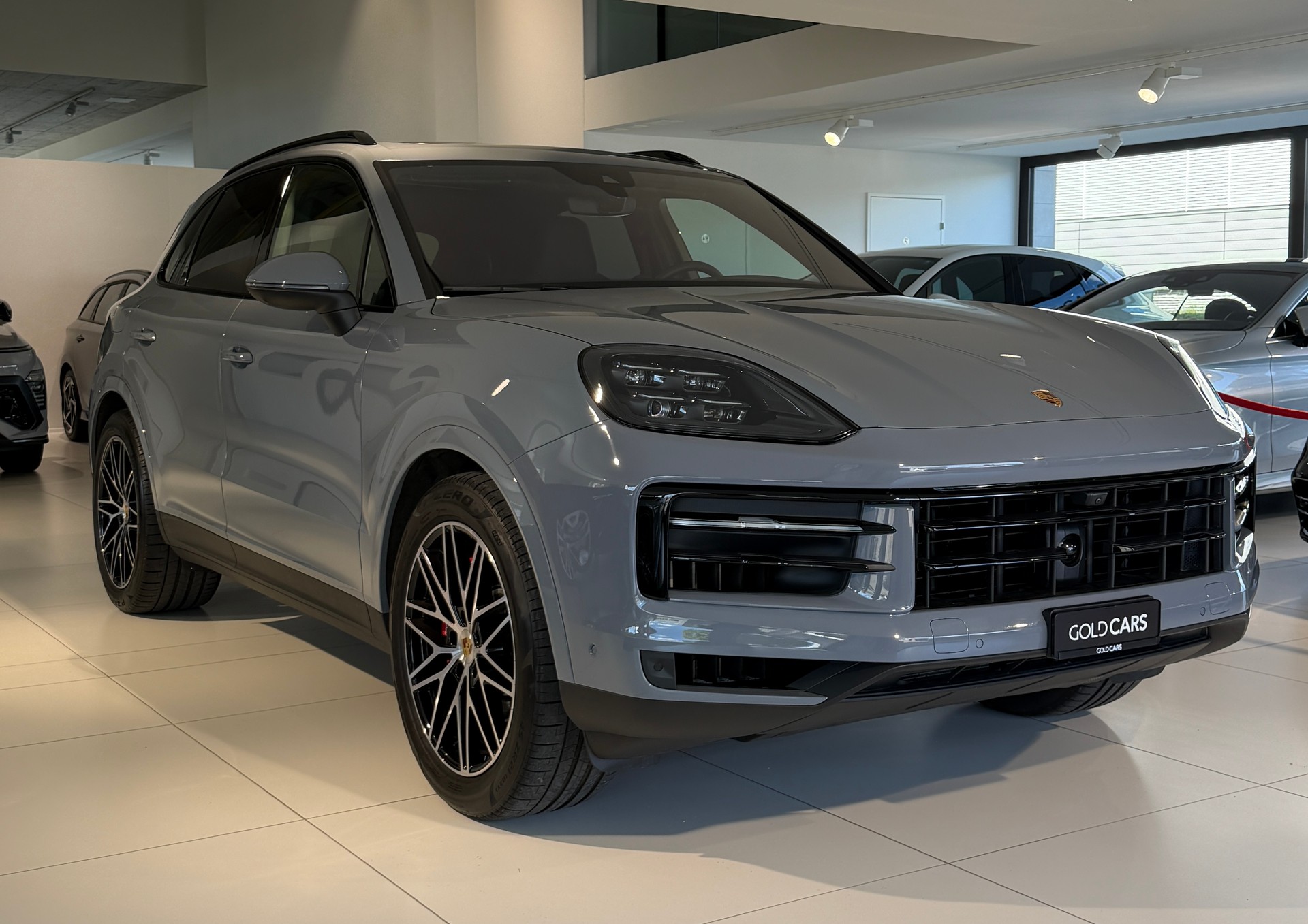 PORSCHE Cayenne S Tiptronic-image-0
