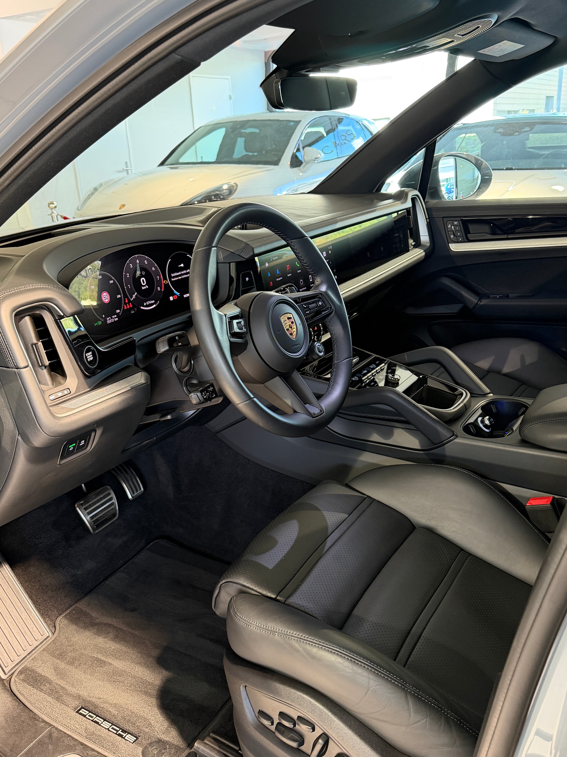 PORSCHE Cayenne S Tiptronic-image-8