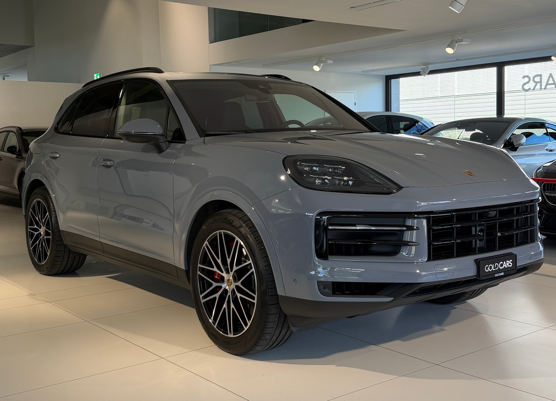 PORSCHE Cayenne S Tiptronic-image-1
