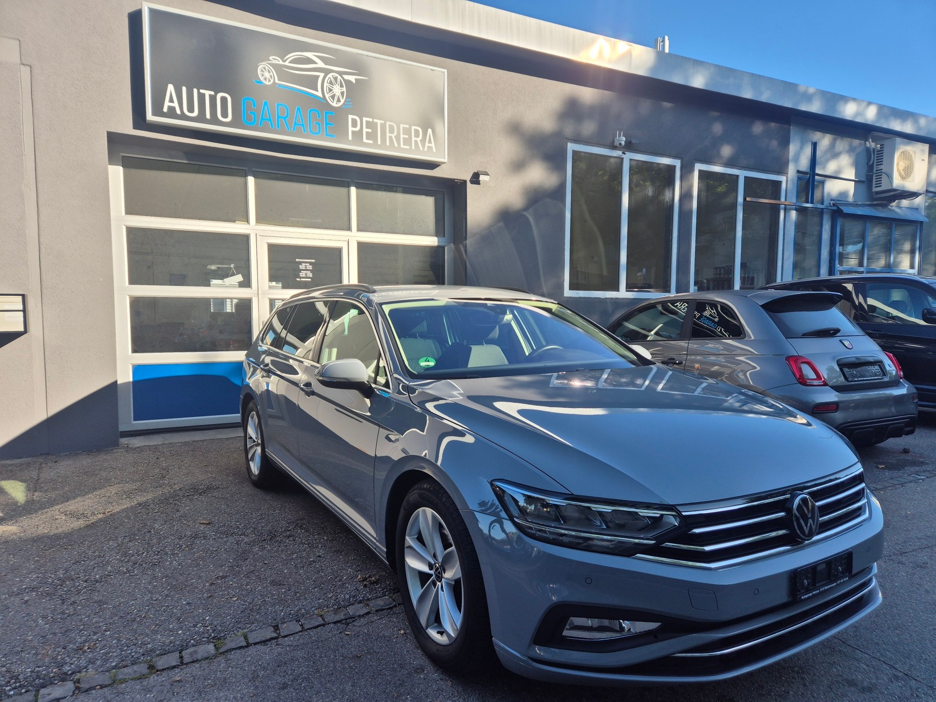 VW Passat 2.0 TDI BMT Business 4Motion DSG *MASSAGE SITZE * CH FAHRZEUG * HAMAN KARDON * R-LINE SPORT * 360°KAMERA *-image-0