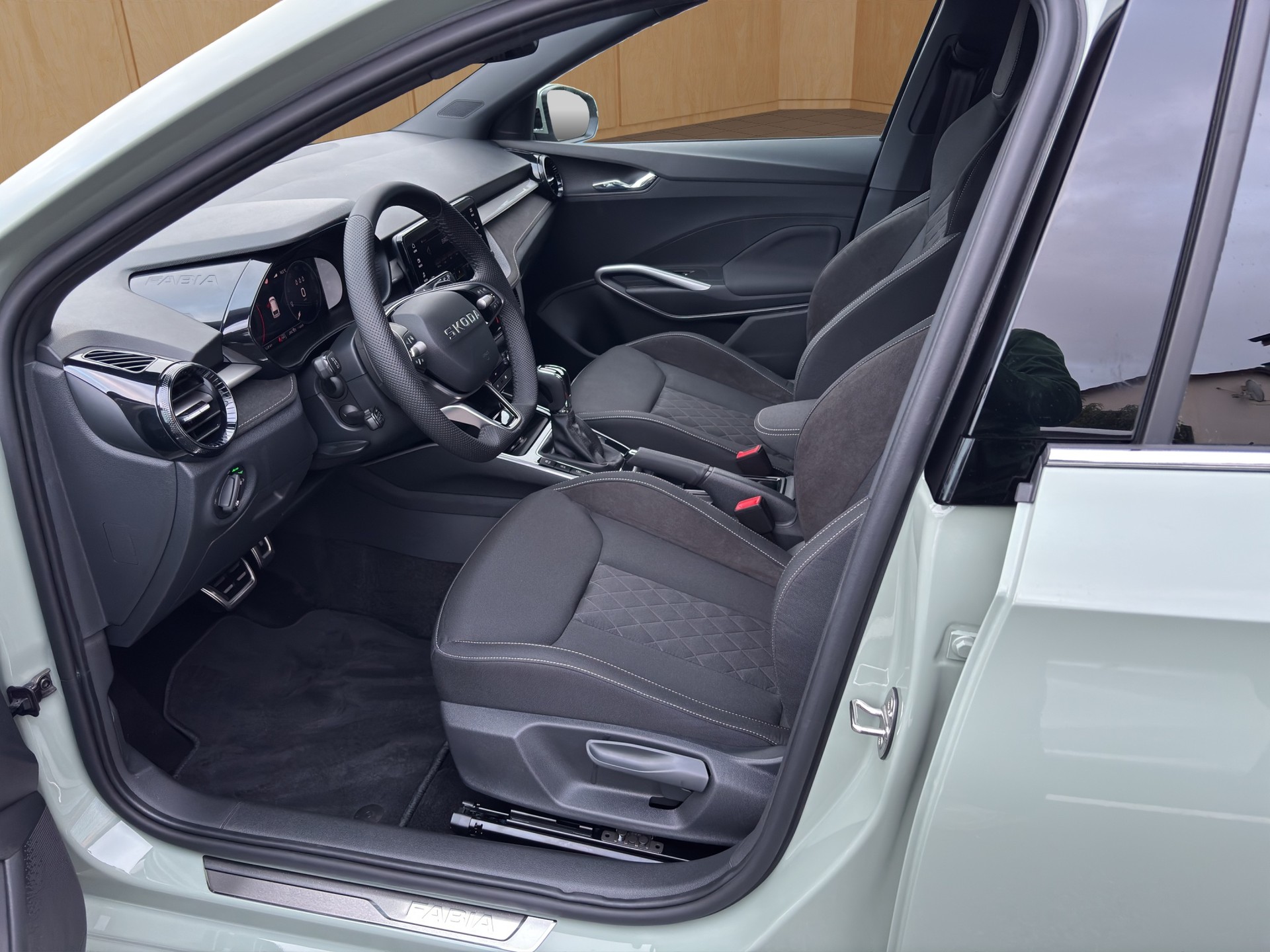 SKODA Fabia 1.0 TSI Dynamic DSG-image-6