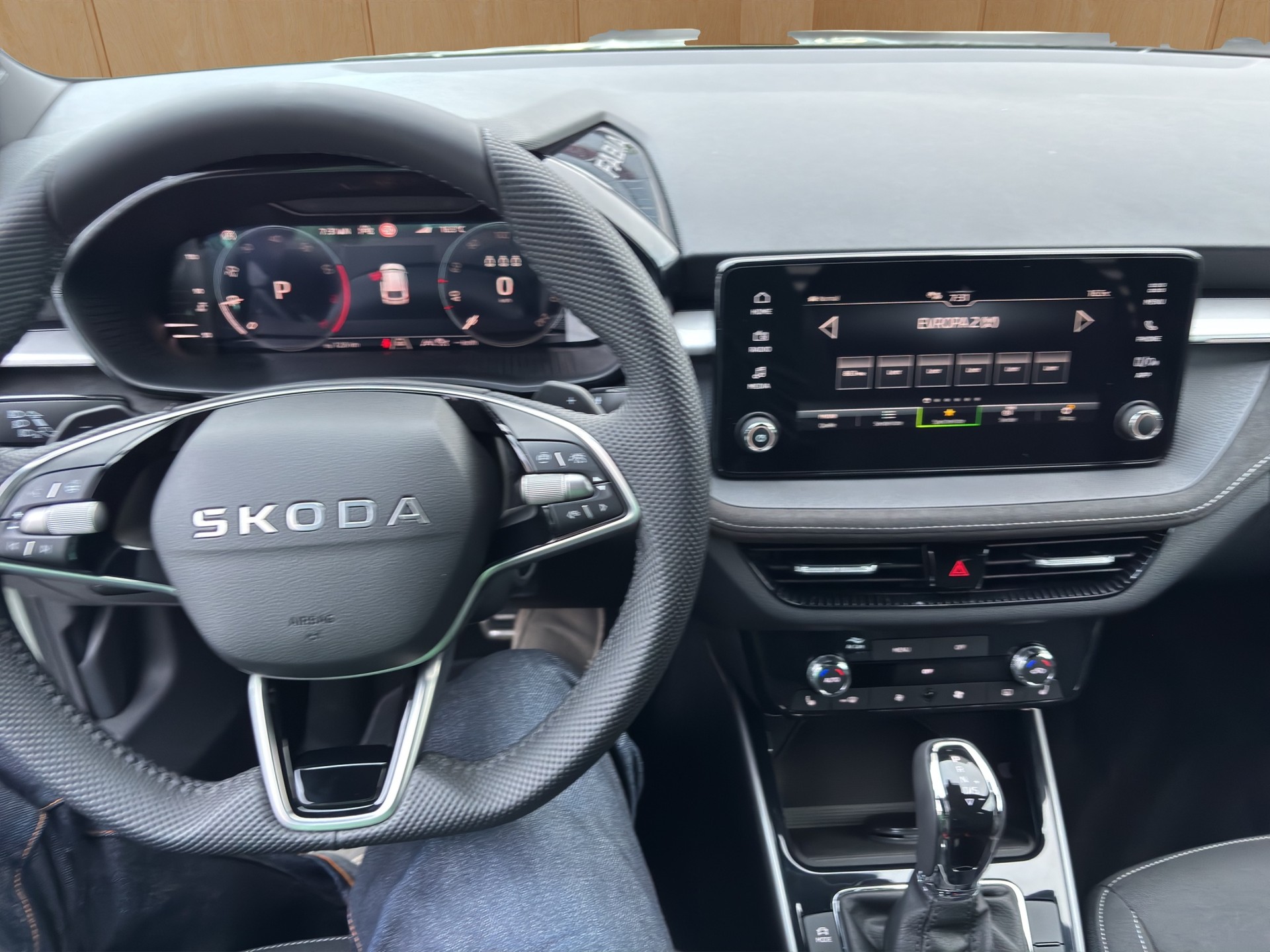 SKODA Fabia 1.0 TSI Dynamic DSG-image-7