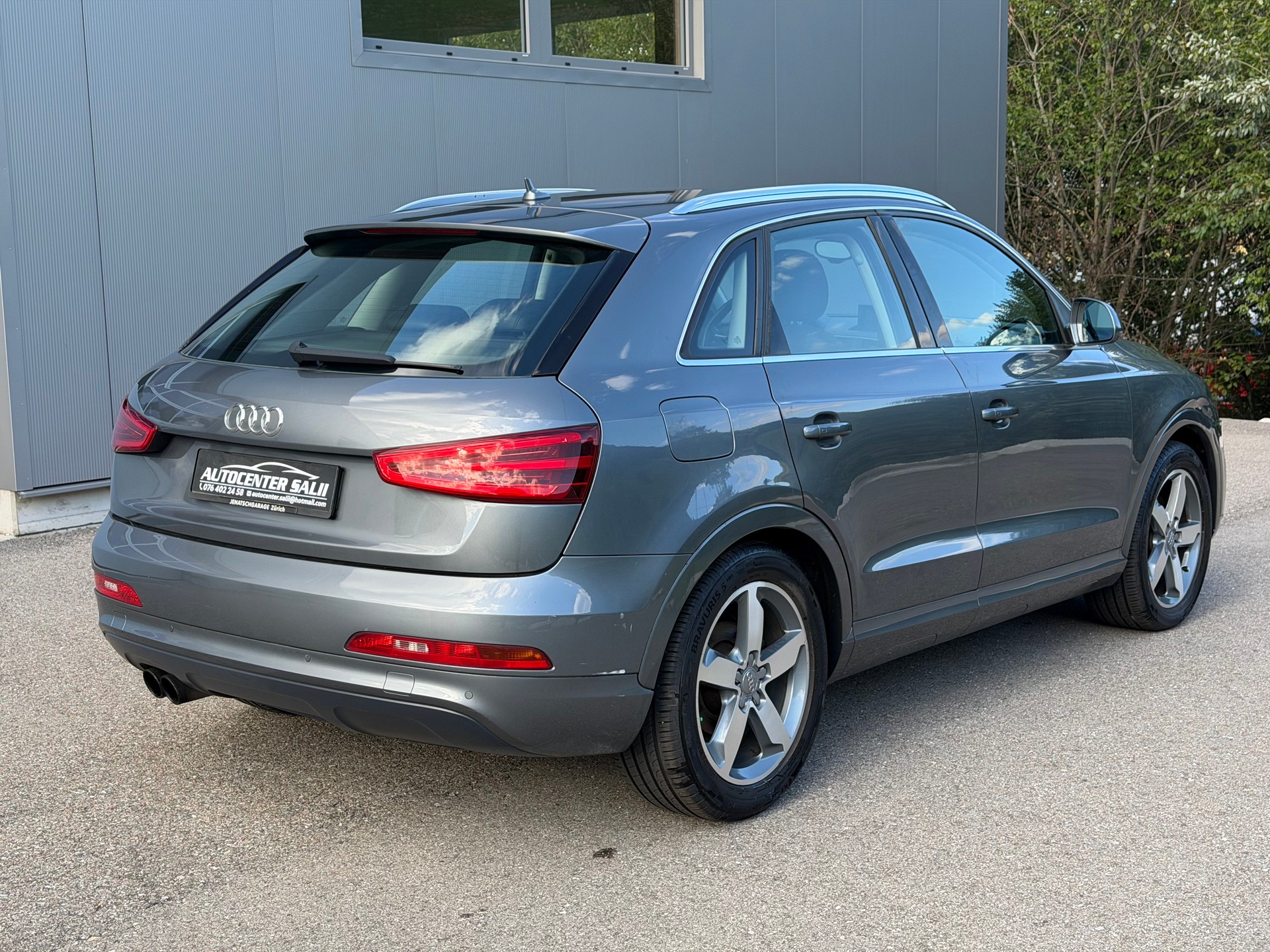 AUDI Q3 2.0 TFSI quattro S-tronic-image-3