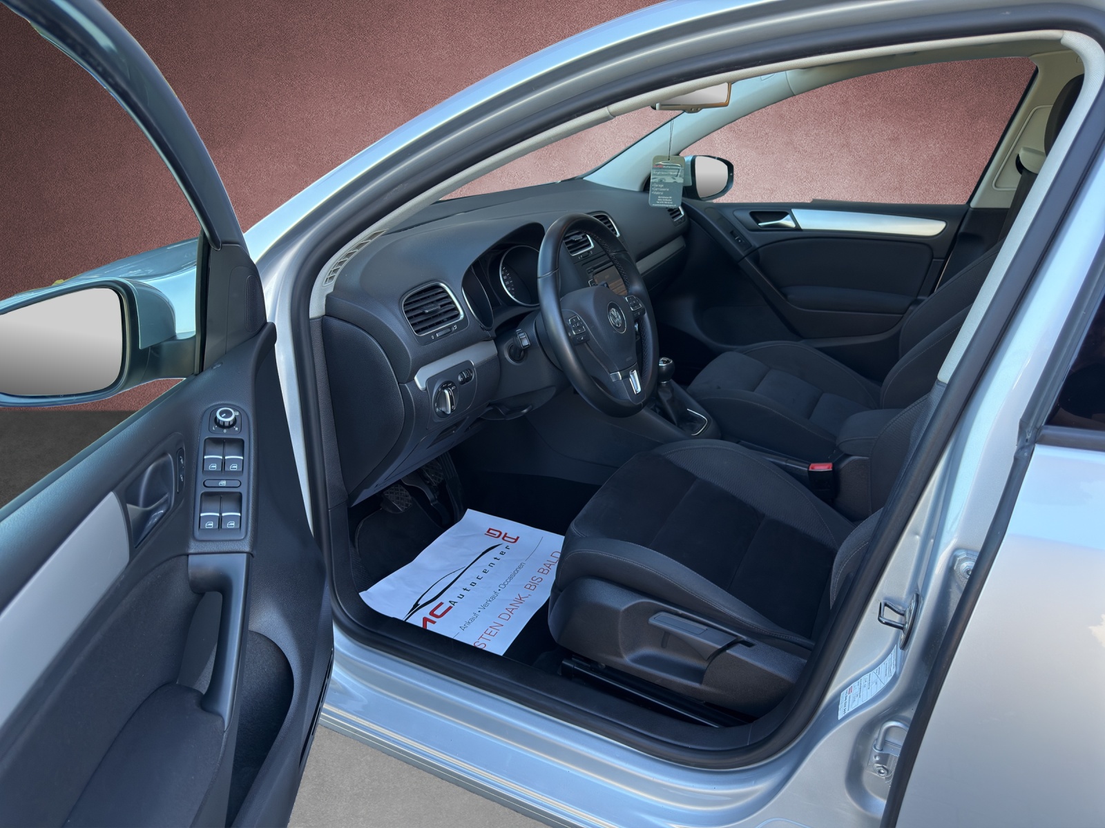 VW Golf 1.4 TSI Highline-image-12