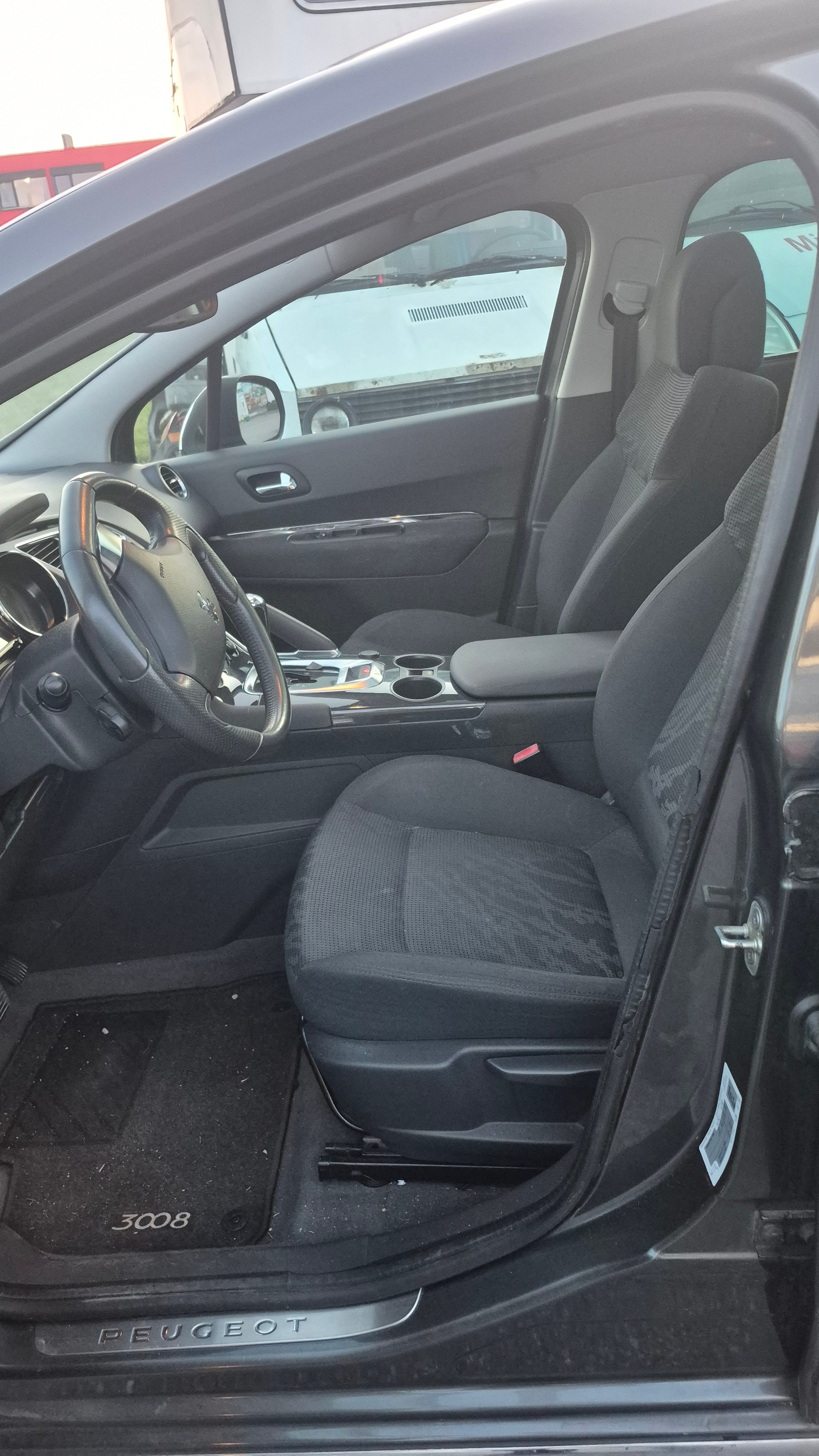 PEUGEOT 3008 1.6 16V T Sport Pack Tiptronic-image-9