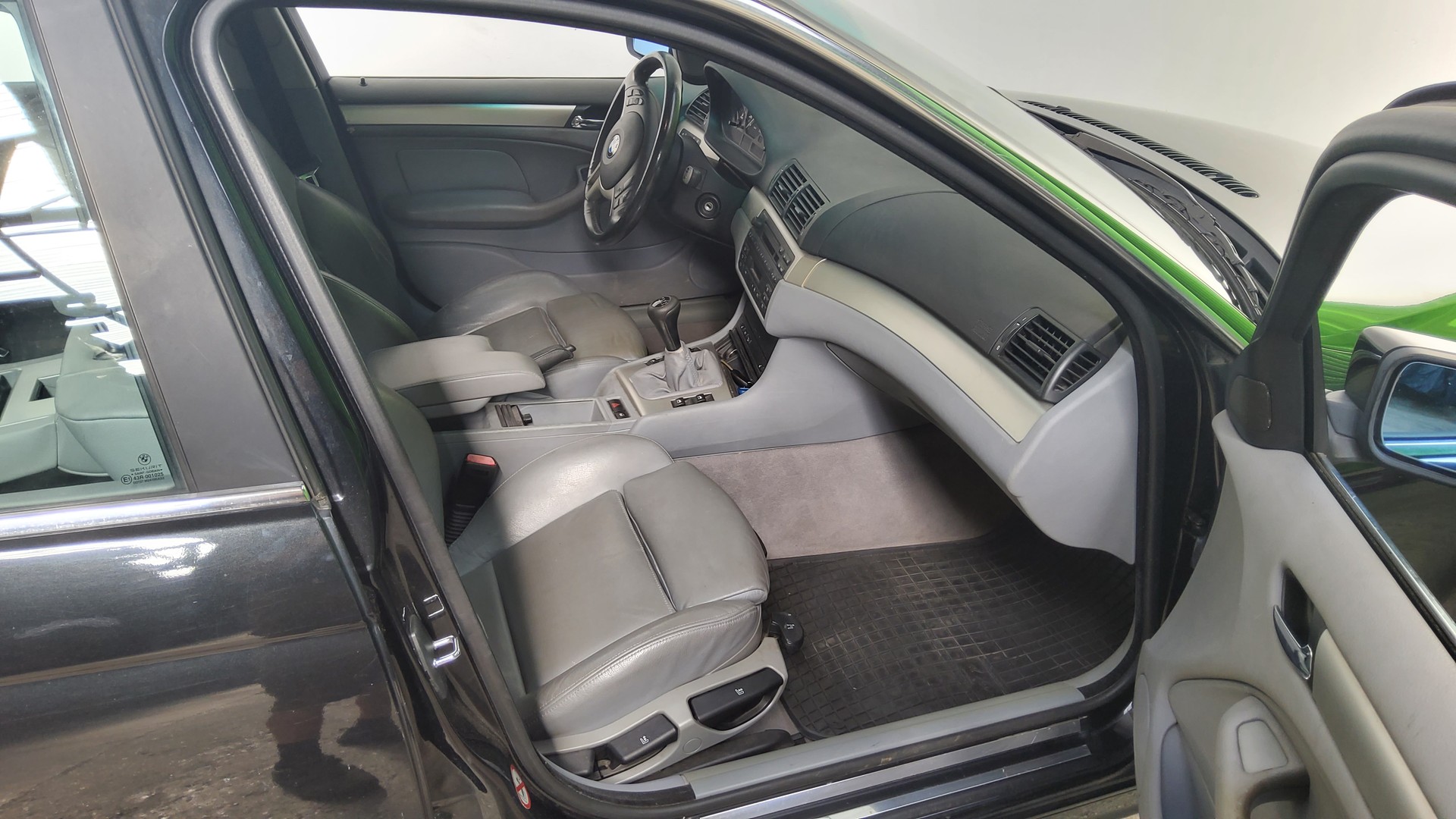 BMW 330xd Touring-image-15