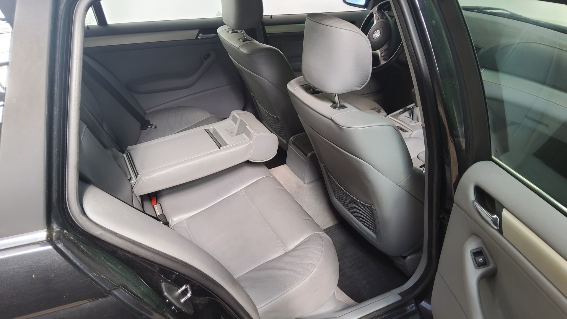 BMW 330xd Touring-image-17