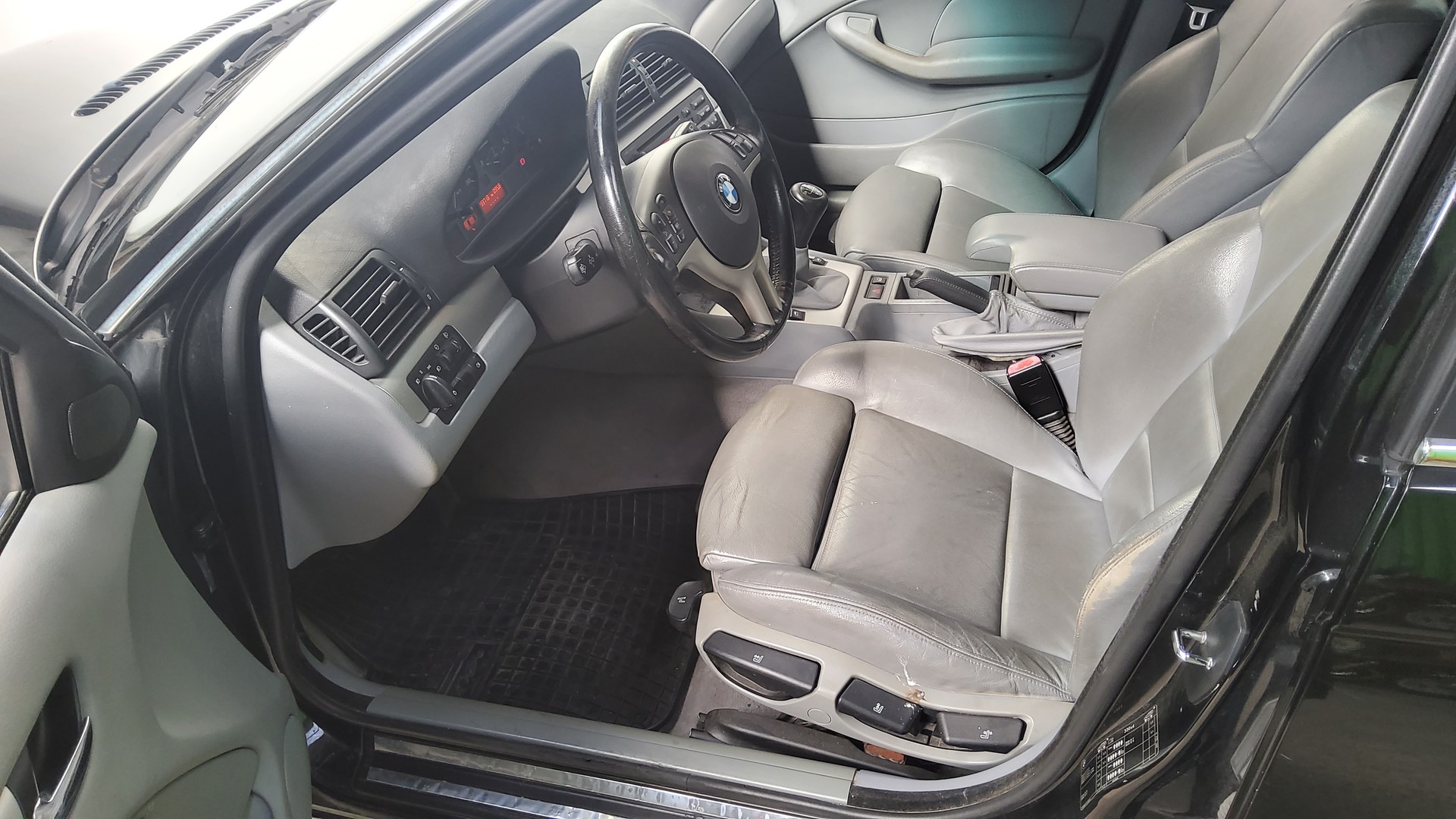 BMW 330xd Touring-image-6