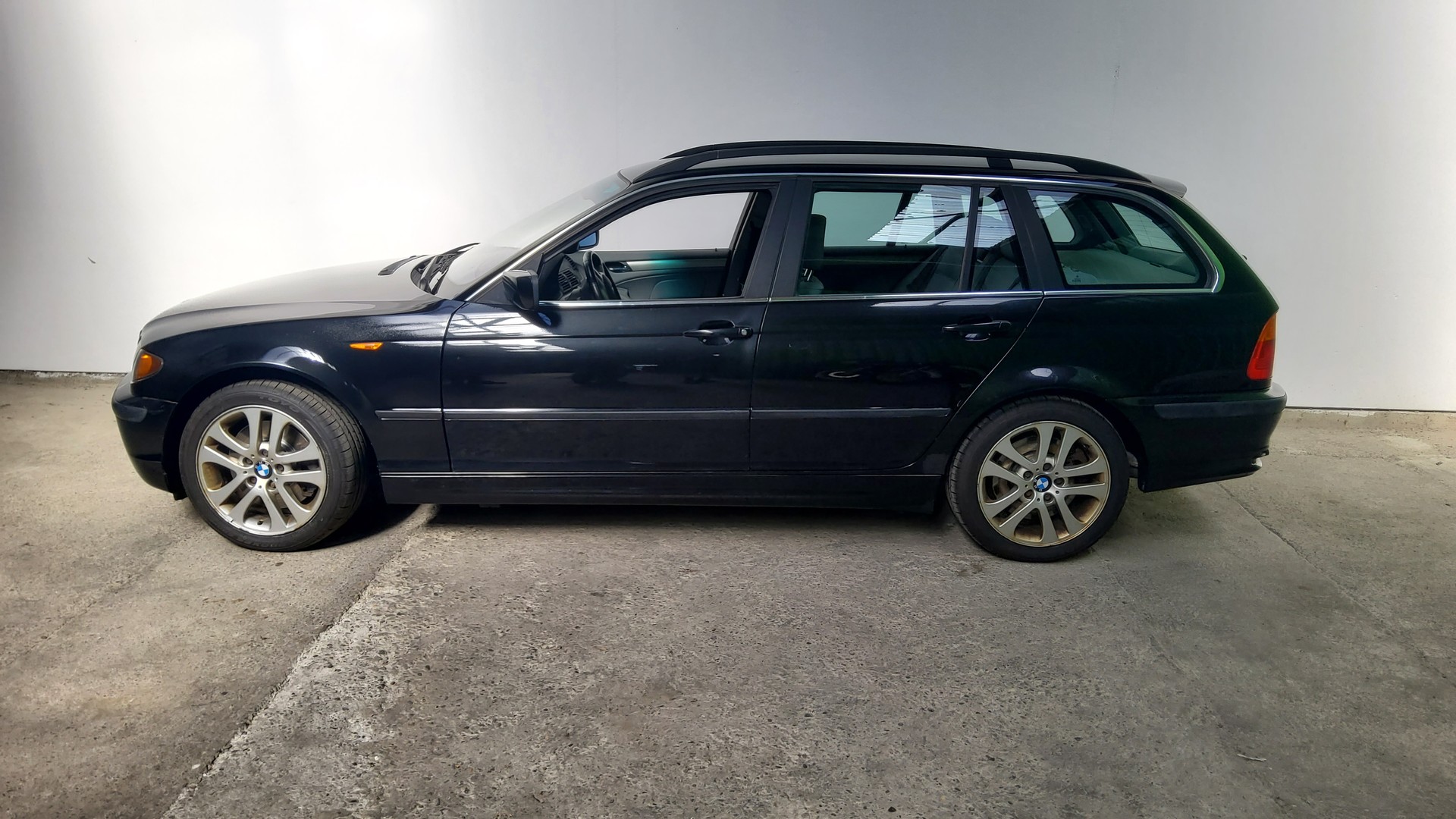 BMW 330xd Touring-image-4