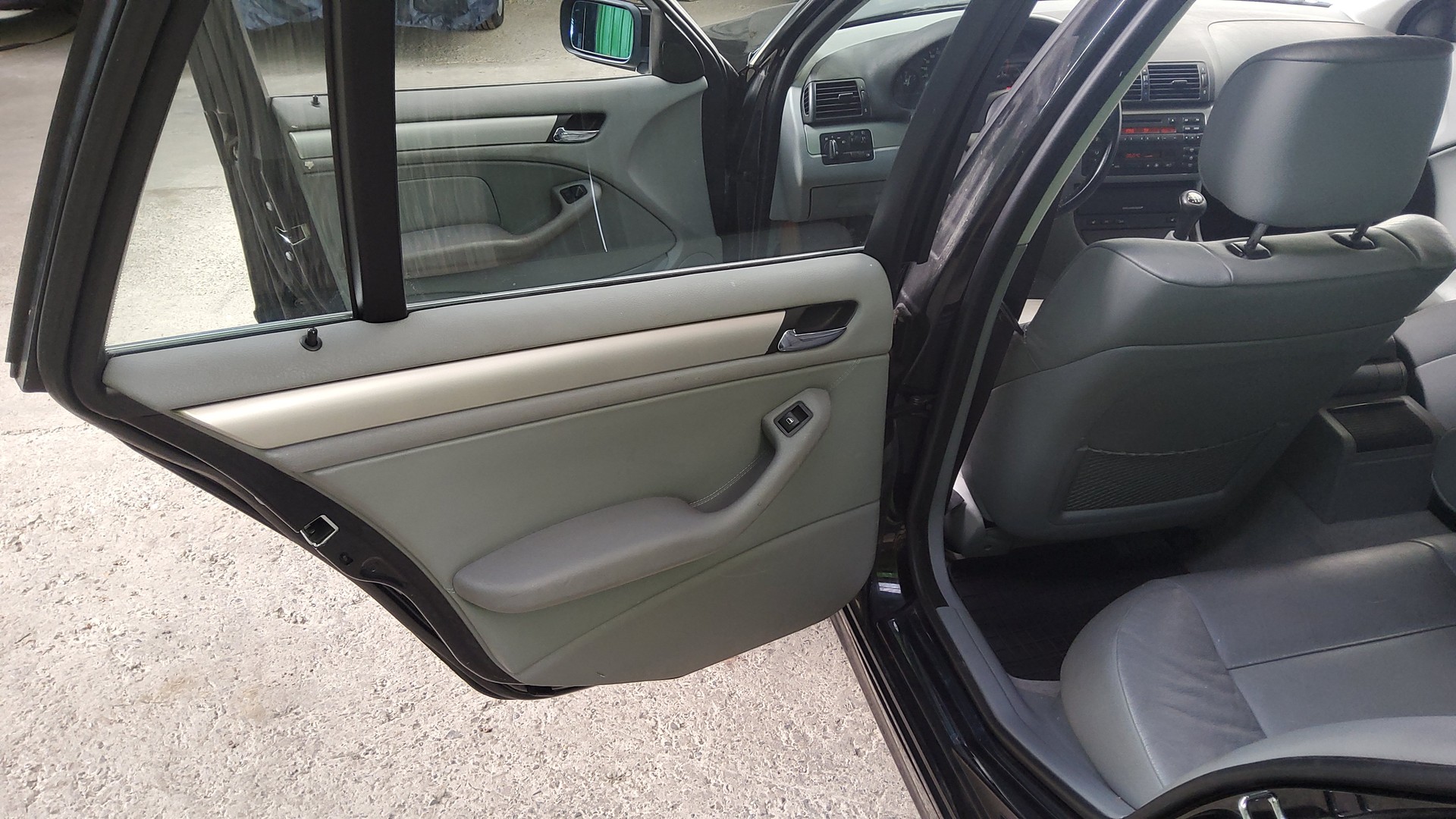 BMW 330xd Touring-image-9