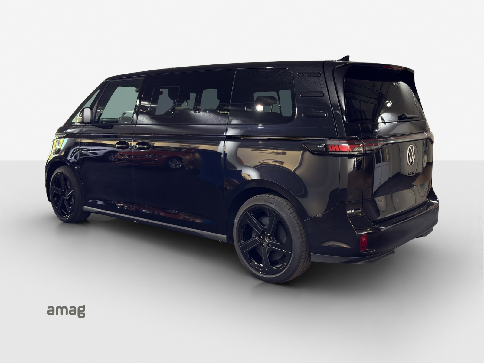 VW ID.Buzz LWB GTX 4 Motion-image-2