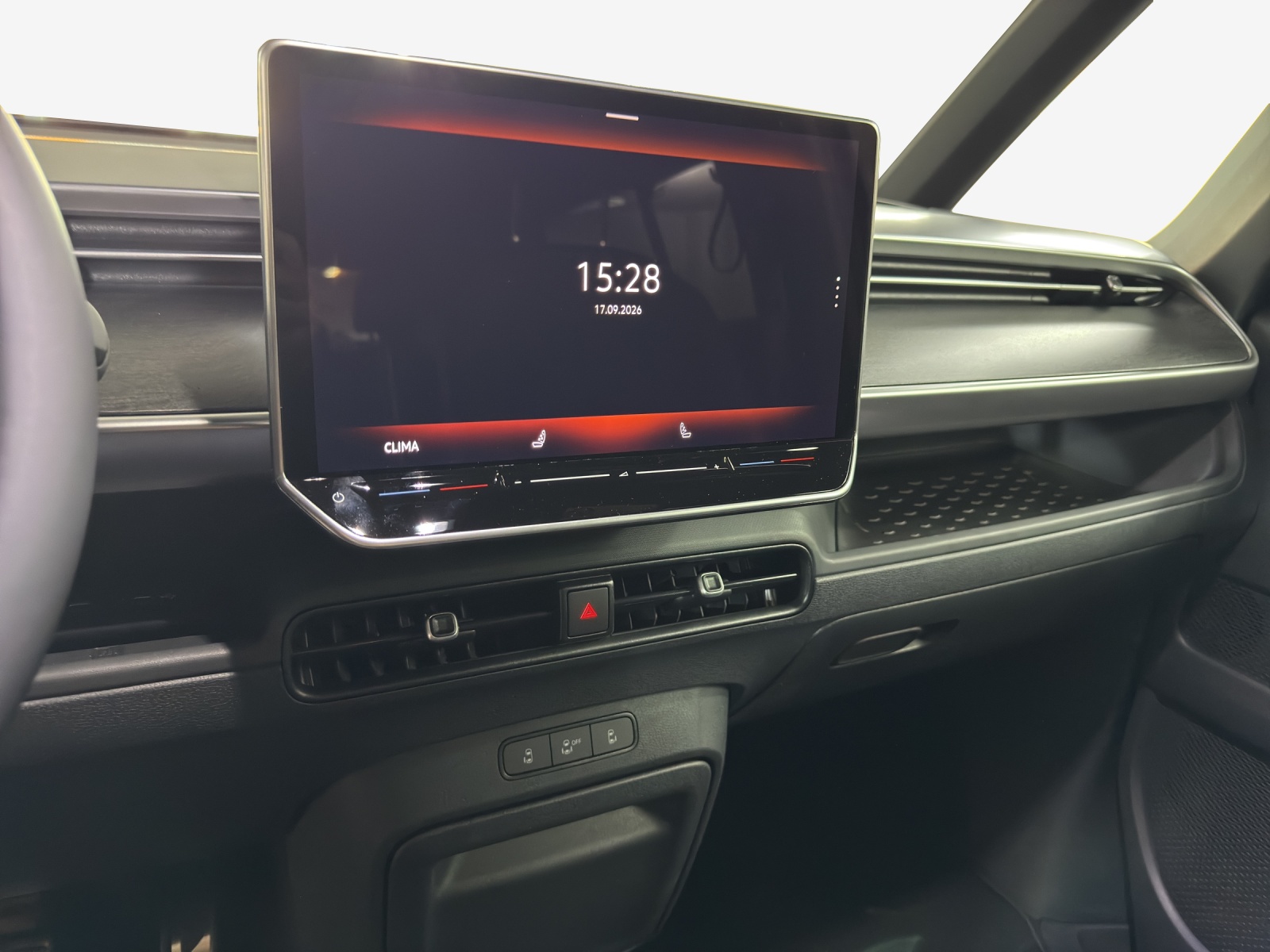 VW ID.Buzz LWB GTX 4 Motion-image-10