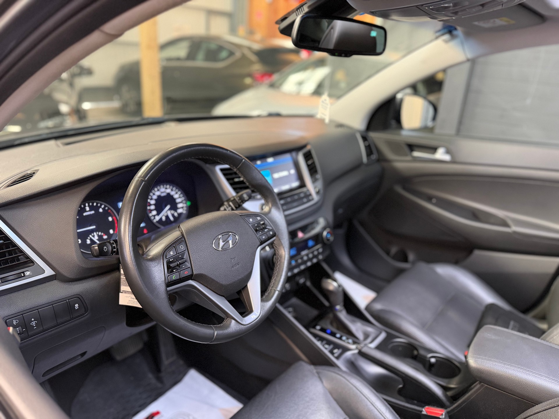 HYUNDAI Tucson 2.0 CRDI Plena 4WD Automatic **AHK** 1900-image-9