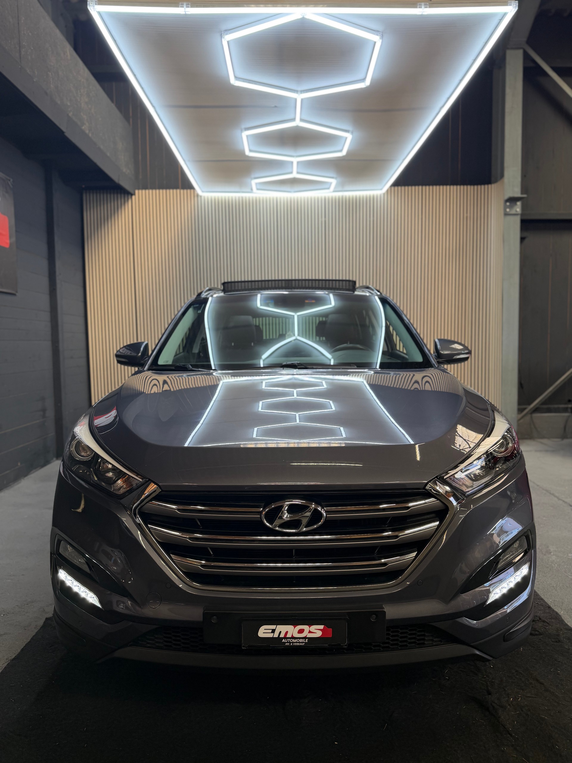 HYUNDAI Tucson 2.0 CRDI Plena 4WD Automatic **AHK** 1900-image-1