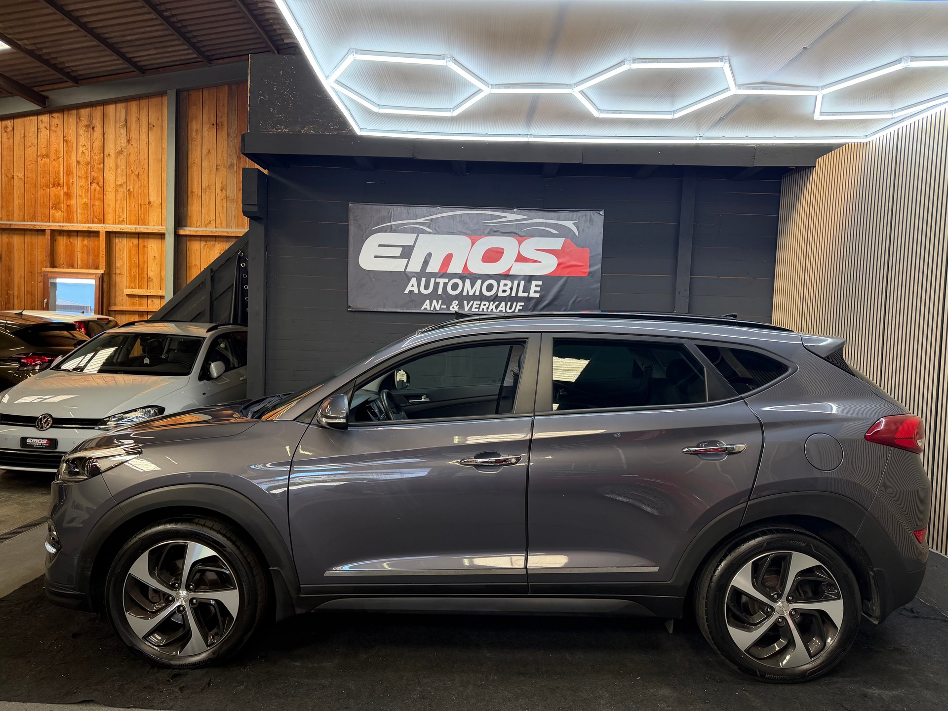 HYUNDAI Tucson 2.0 CRDI Plena 4WD Automatic **AHK** 1900-image-3