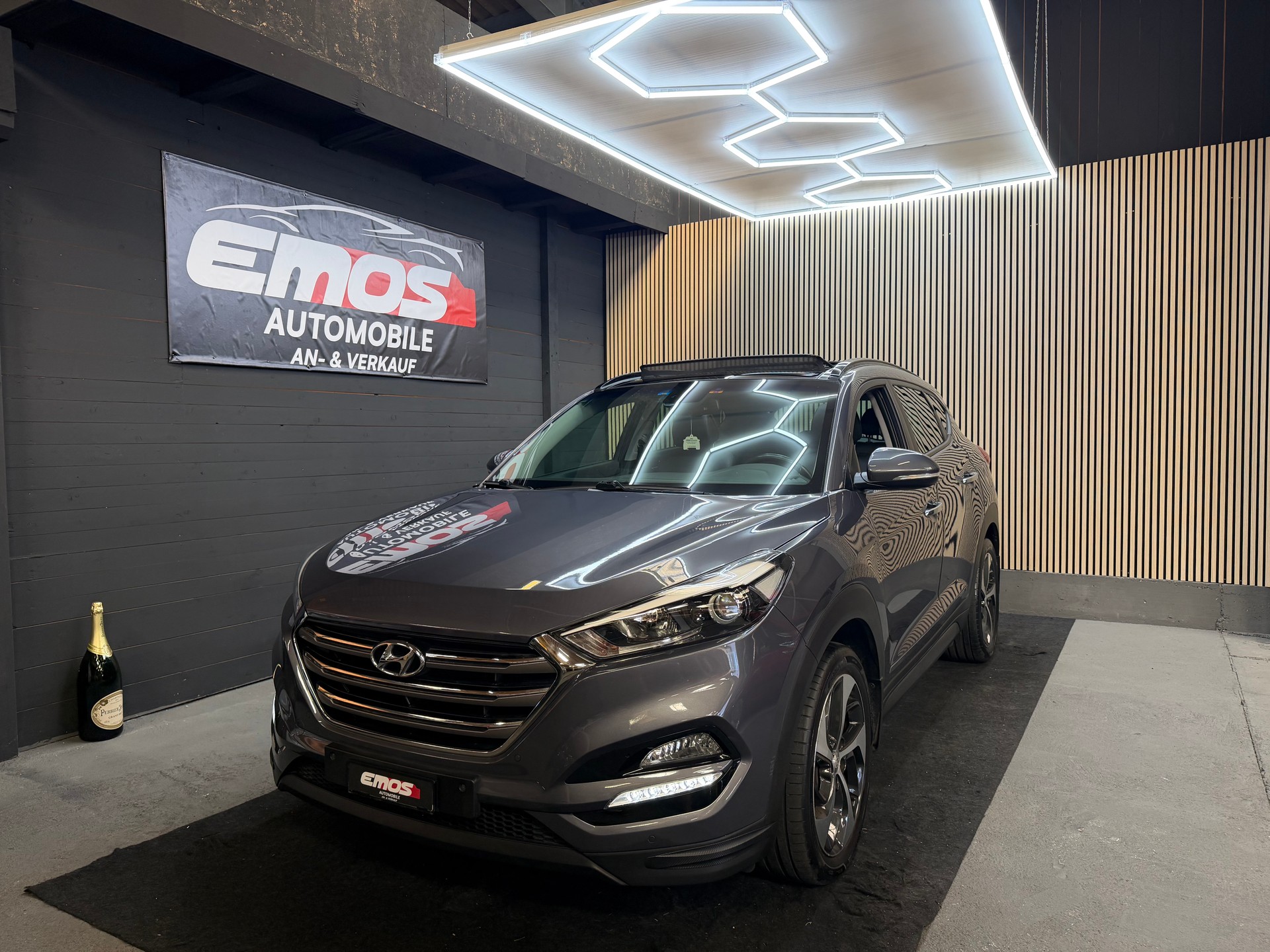 HYUNDAI Tucson 2.0 CRDI Plena 4WD Automatic **AHK** 1900-image-0