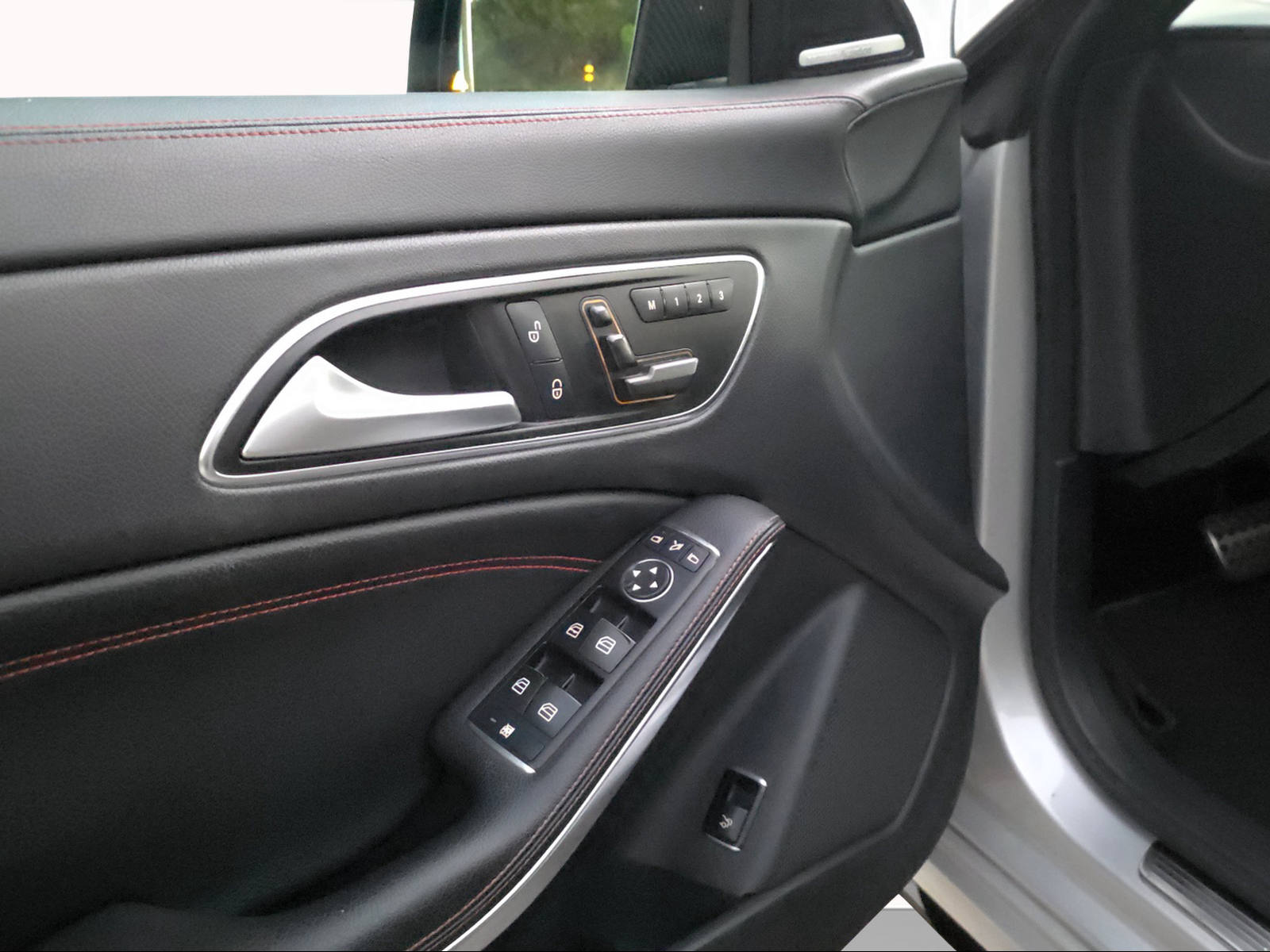 MERCEDES-BENZ CLA 45 AMG 4Matic Speedshift-image-10