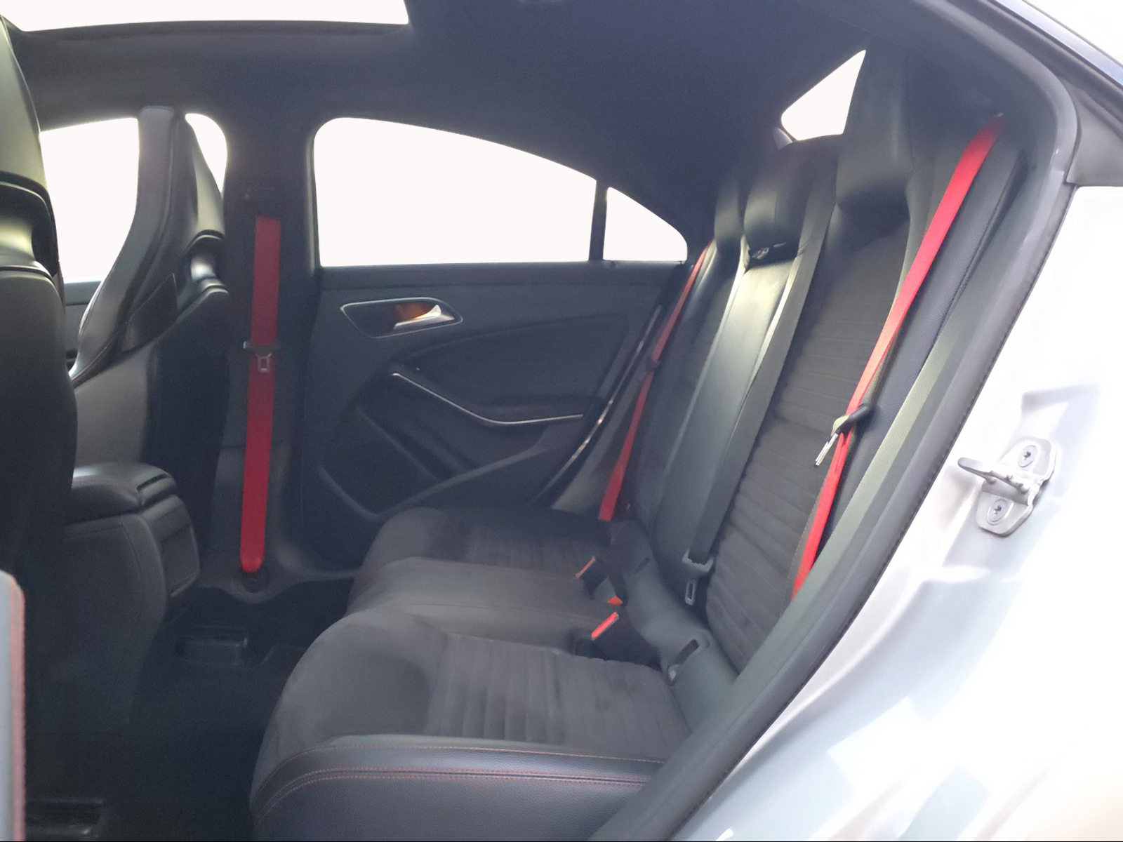MERCEDES-BENZ CLA 45 AMG 4Matic Speedshift-image-13