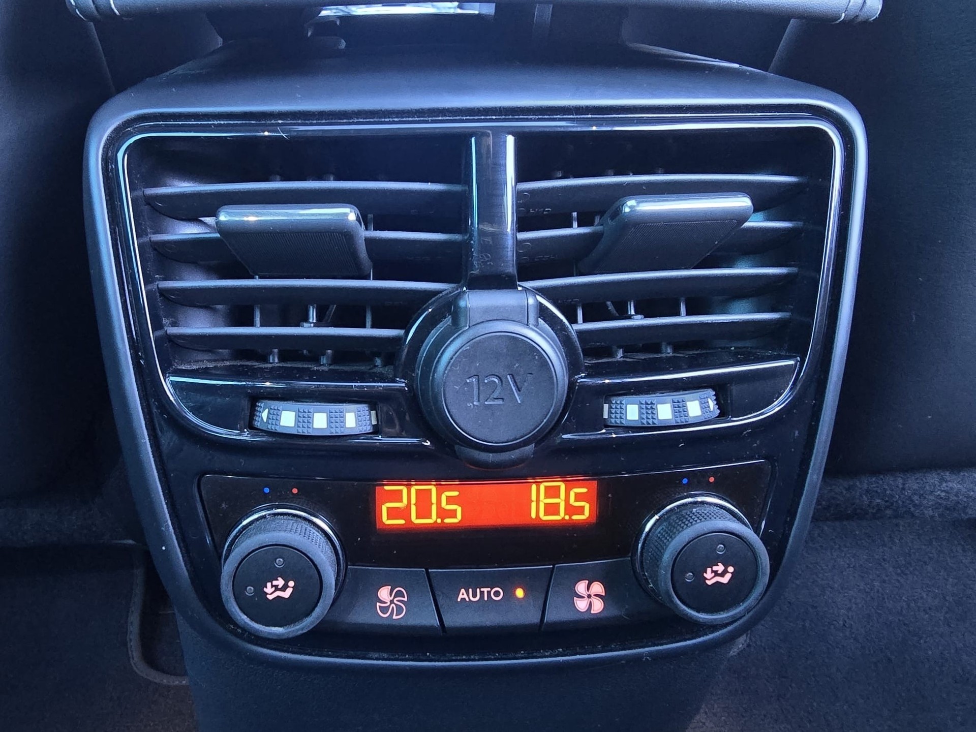 PEUGEOT 508 SW 2.2 HDI GT Automatic-image-12
