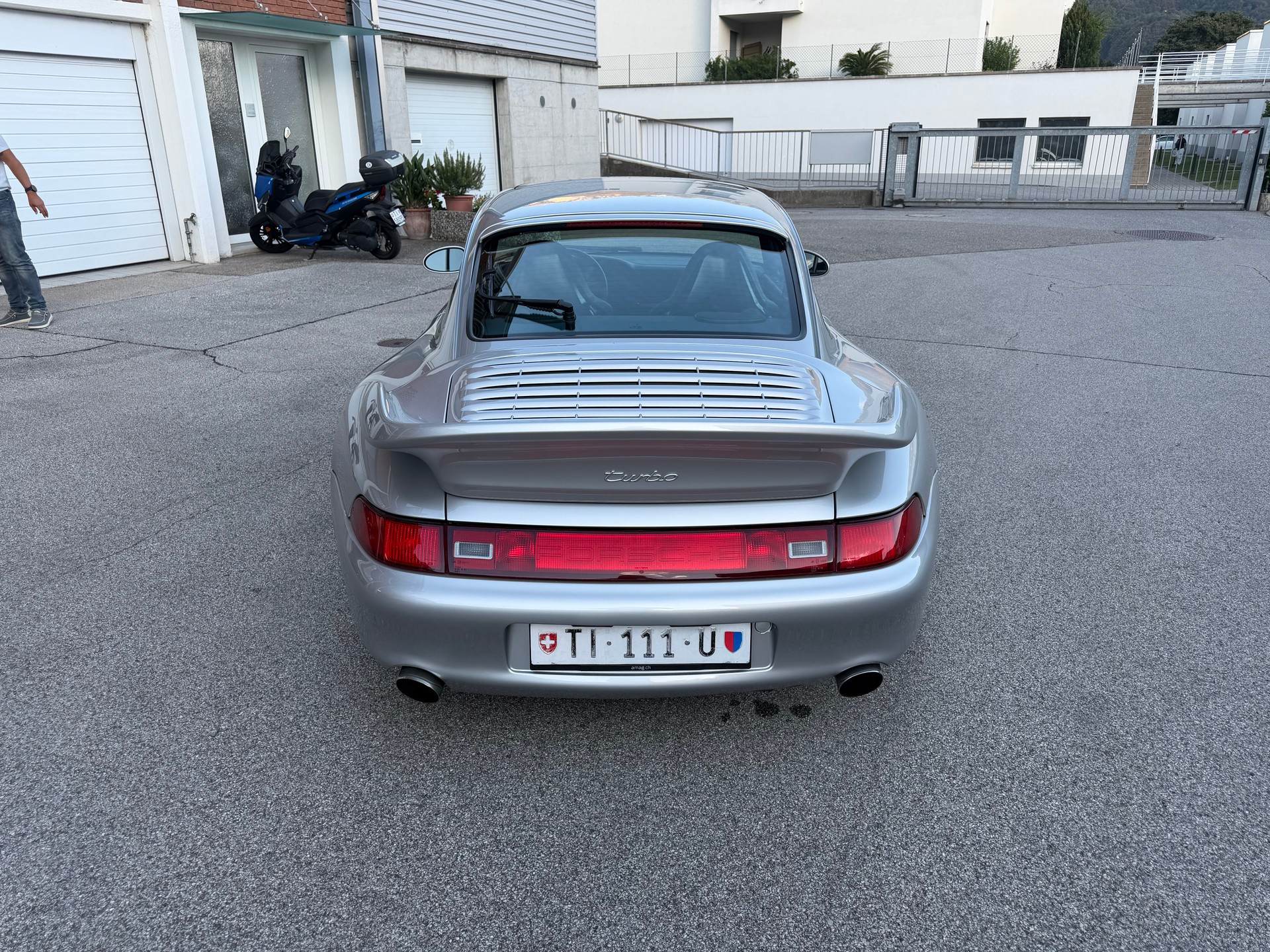 PORSCHE 911 Turbo-image-4