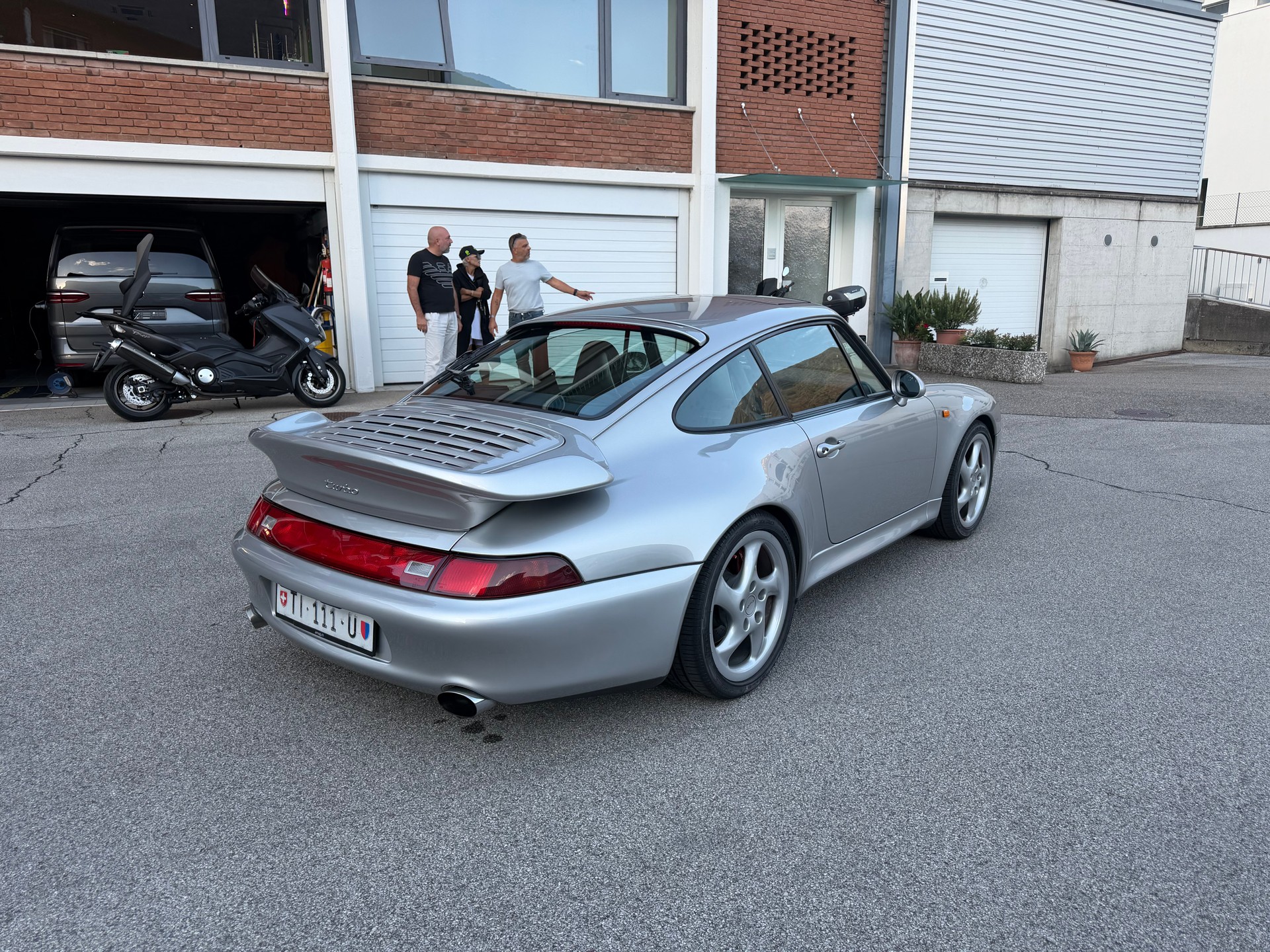 PORSCHE 911 Turbo-image-3