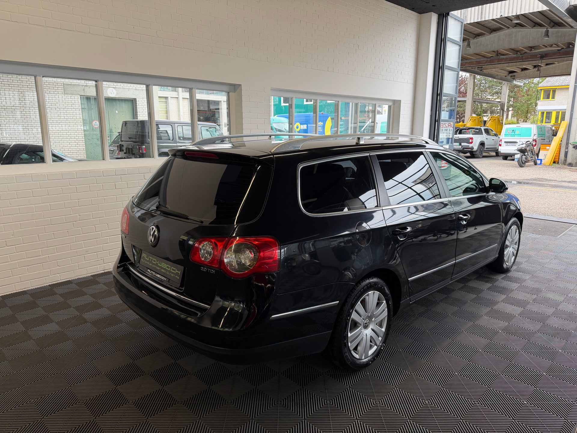 VW Passat Variant 2.0 TDI Highline-image-2