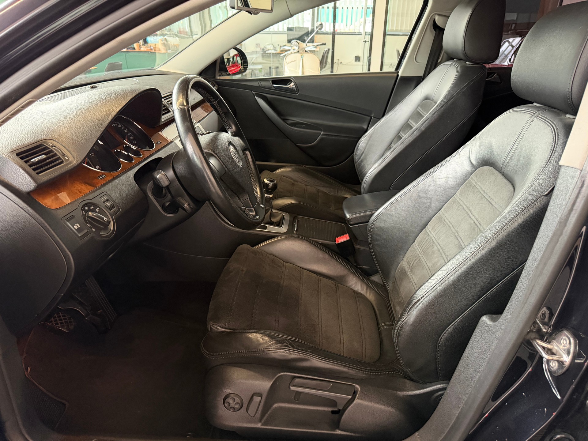 VW Passat Variant 2.0 TDI Highline-image-10