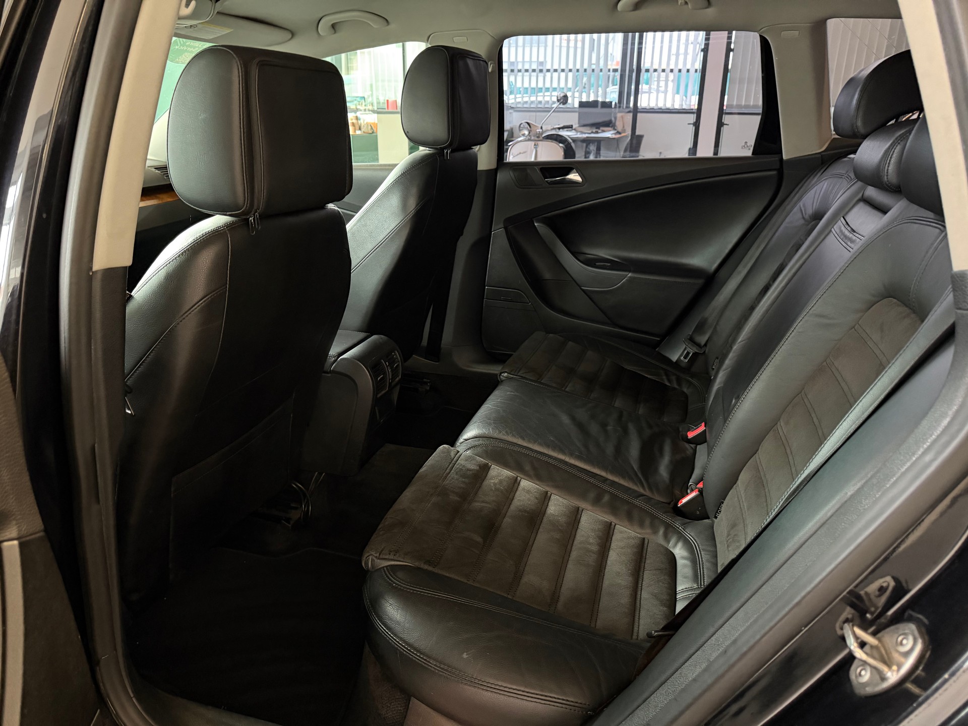 VW Passat Variant 2.0 TDI Highline-image-9