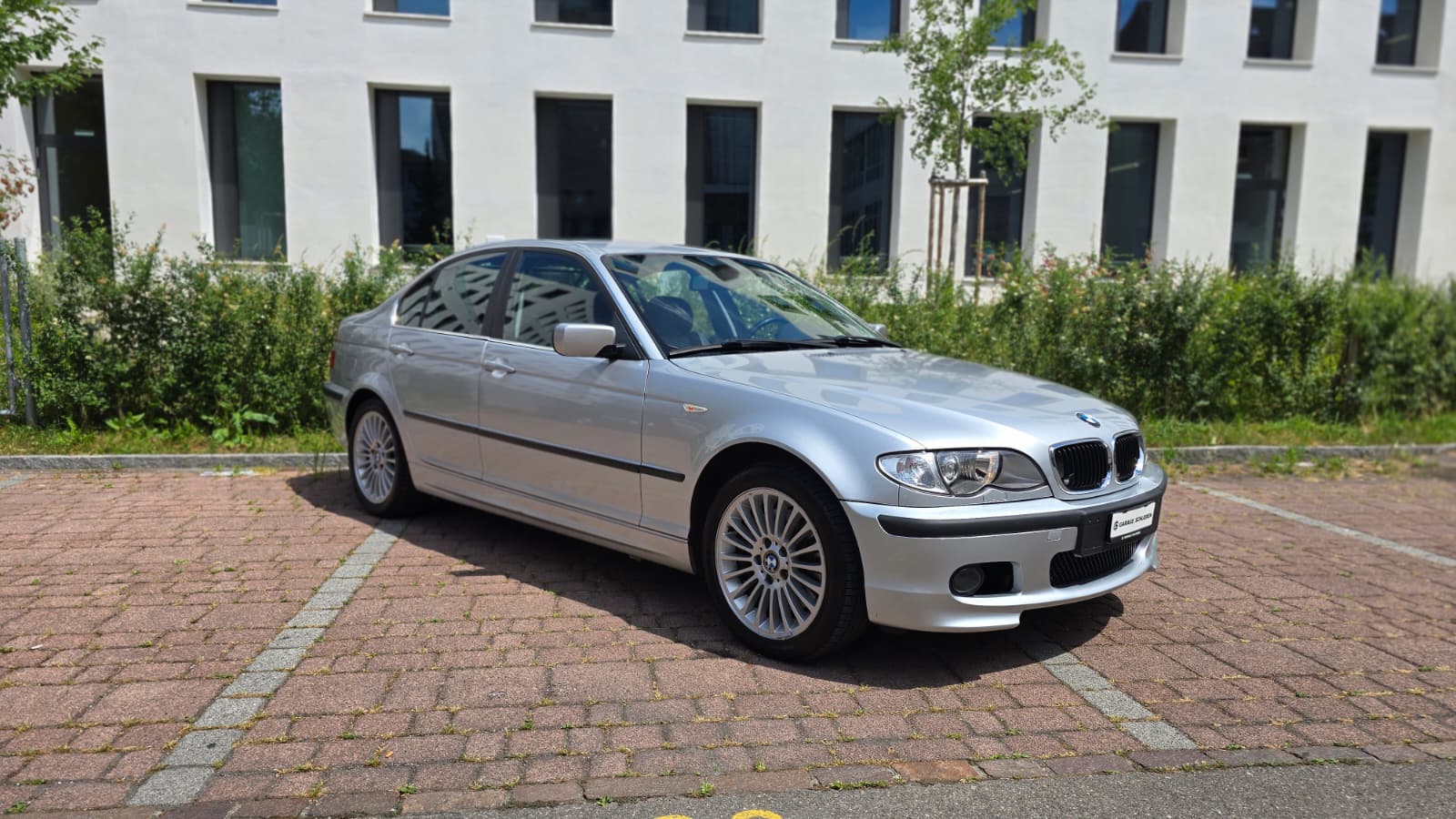 BMW 330xi Facelift| Frisch ab MFK und Service| Elk Leder Sitz| XENON| Tempomat| PDC Sens| Regen Sens-image-1