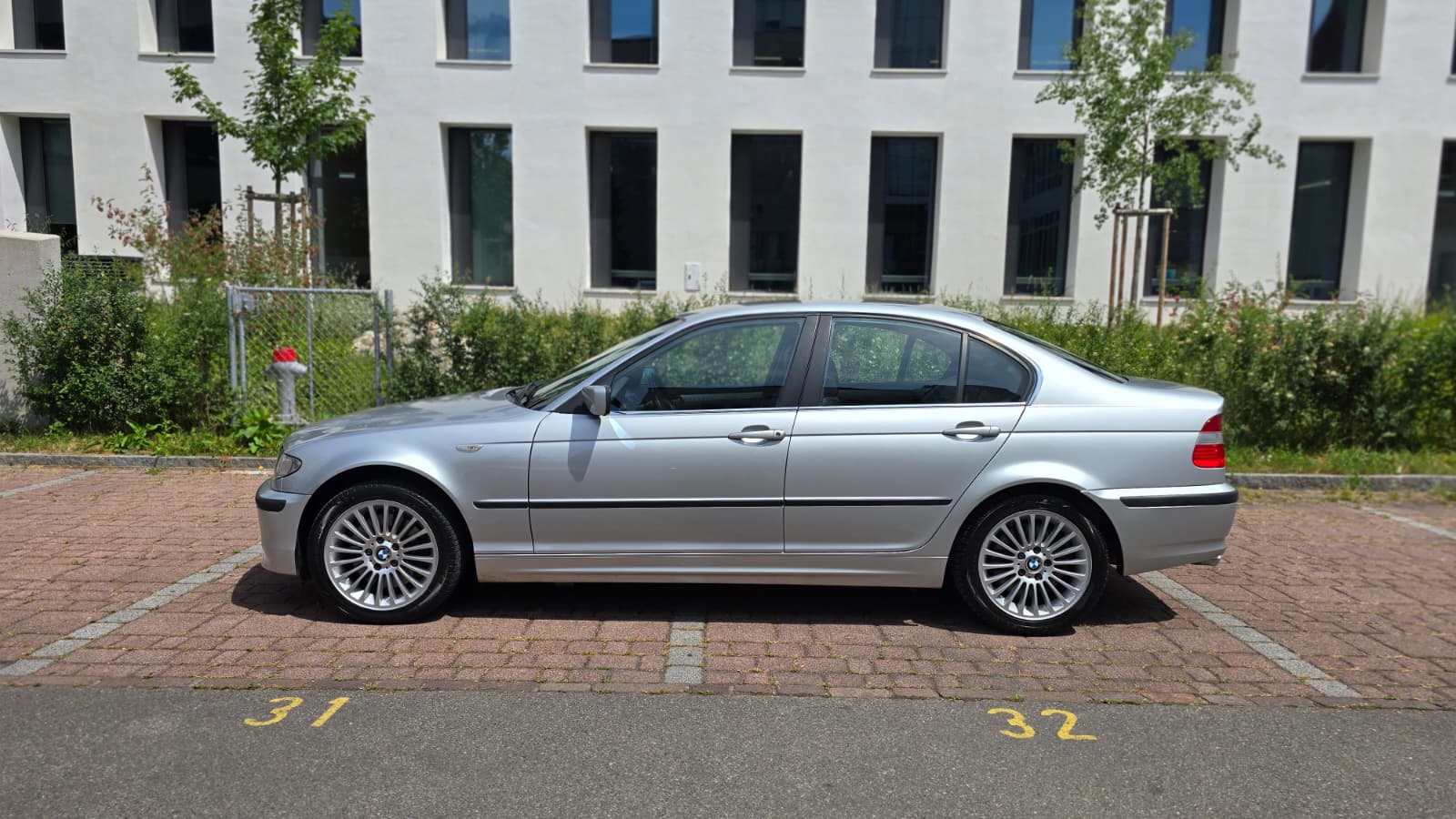 BMW 330xi Facelift| Frisch ab MFK und Service| Elk Leder Sitz| XENON| Tempomat| PDC Sens| Regen Sens-image-4