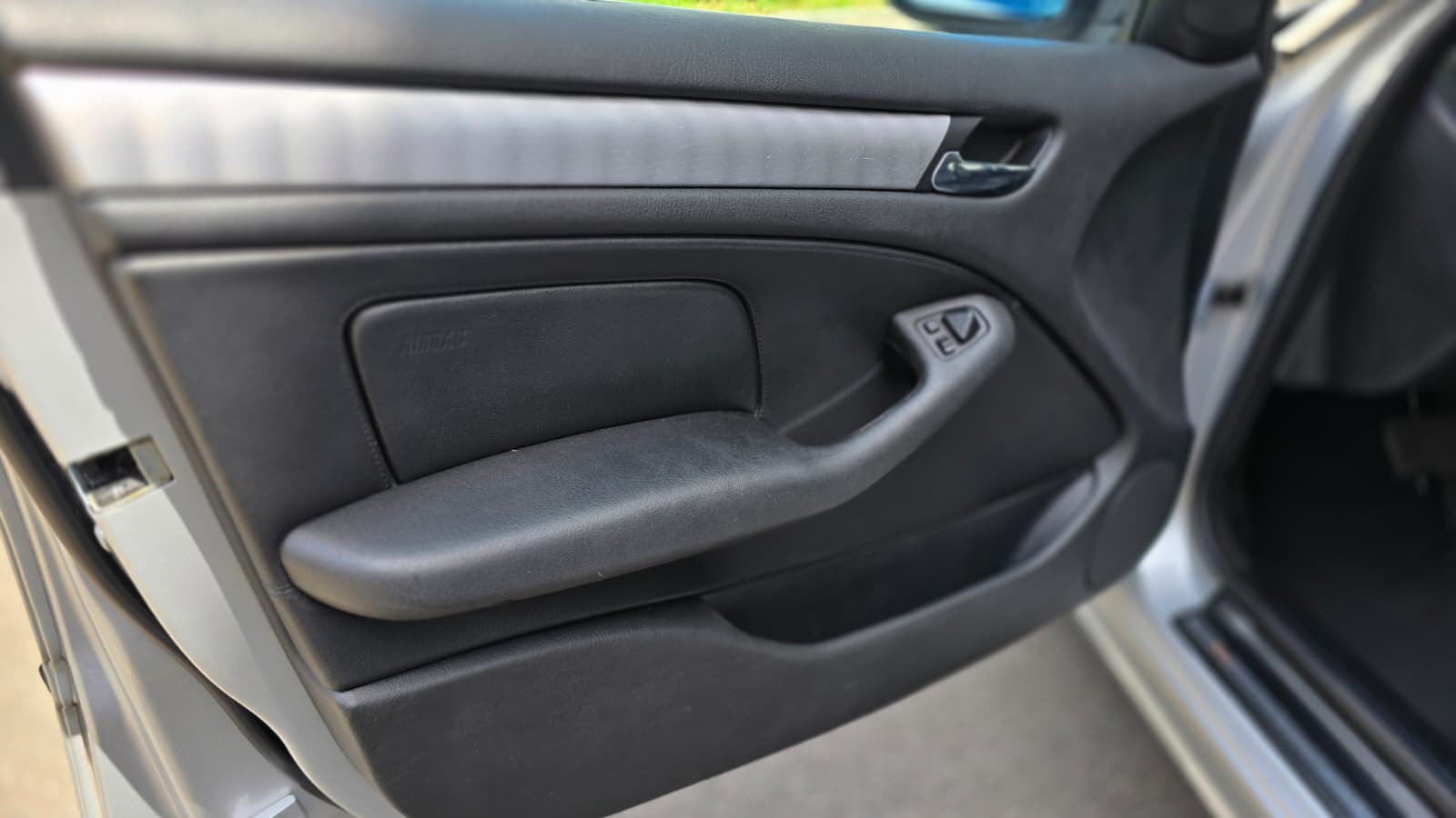 BMW 330xi Facelift| Frisch ab MFK und Service| Elk Leder Sitz| XENON| Tempomat| PDC Sens| Regen Sens-image-10