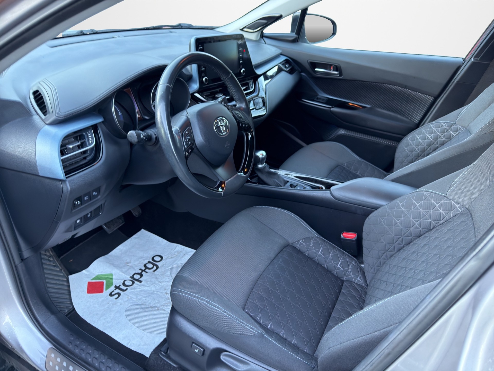 TOYOTA C-HR 2.0 HSD CVT Trend-image-8