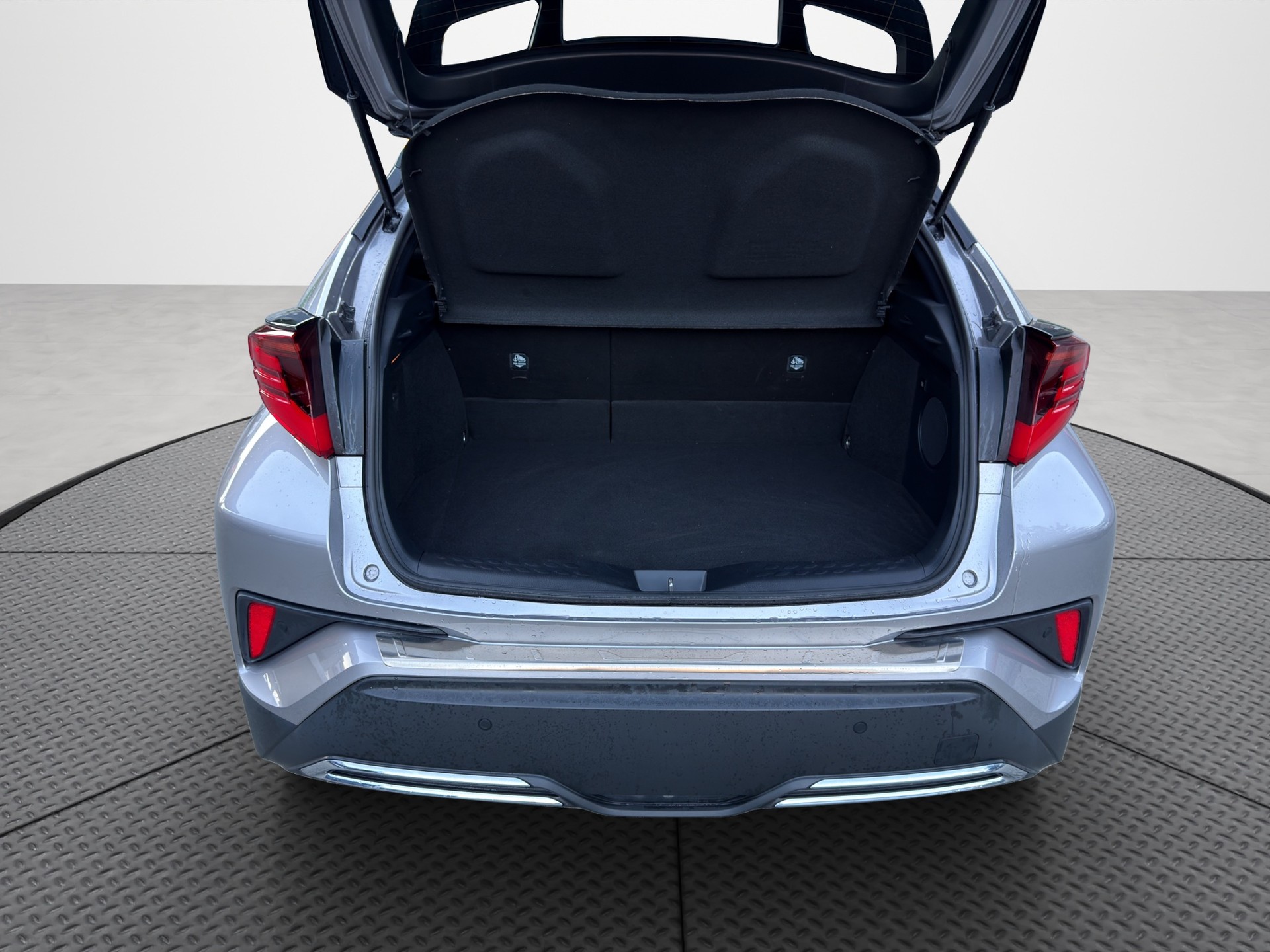 TOYOTA C-HR 2.0 HSD CVT Trend-image-14