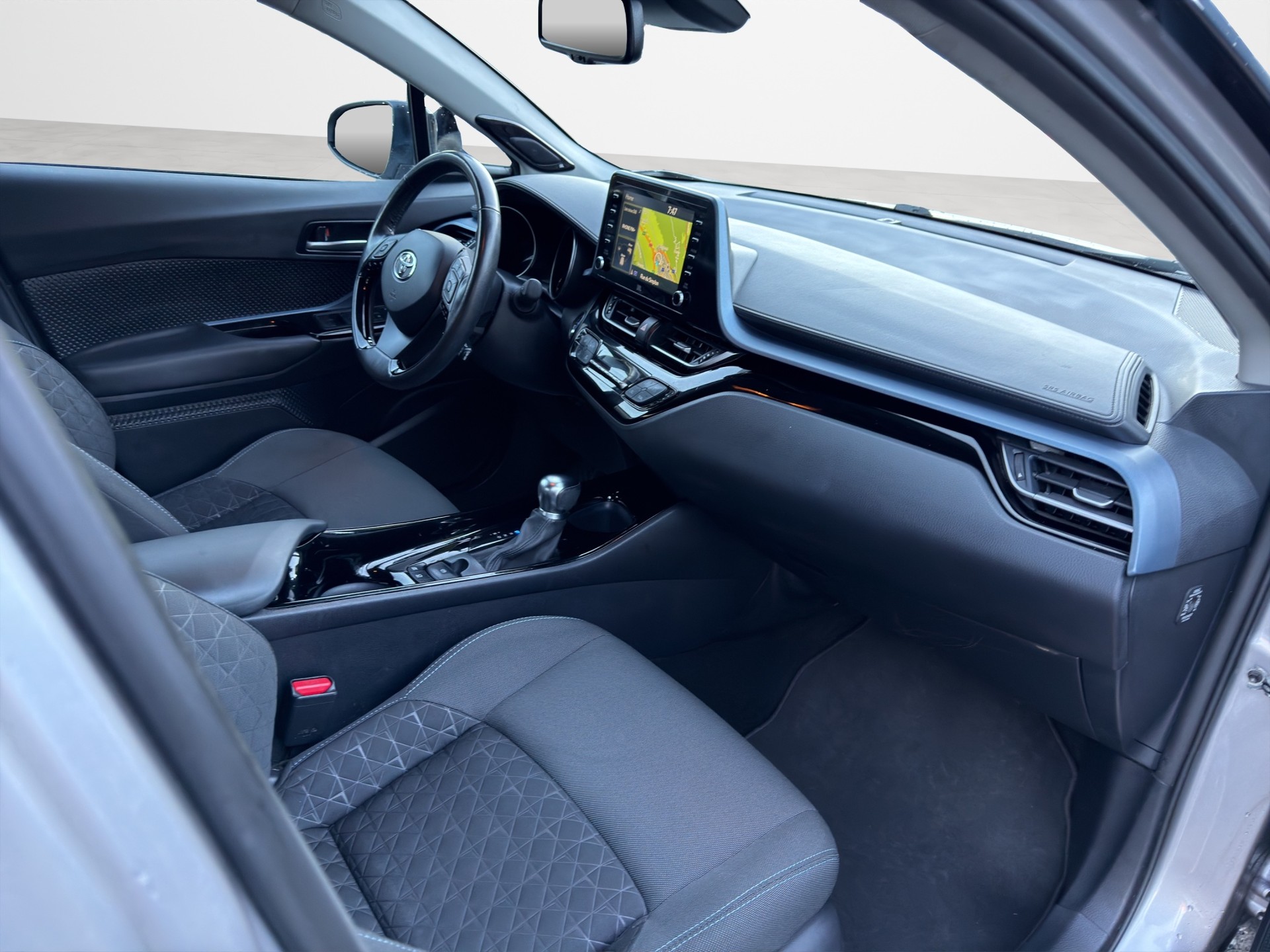 TOYOTA C-HR 2.0 HSD CVT Trend-image-13