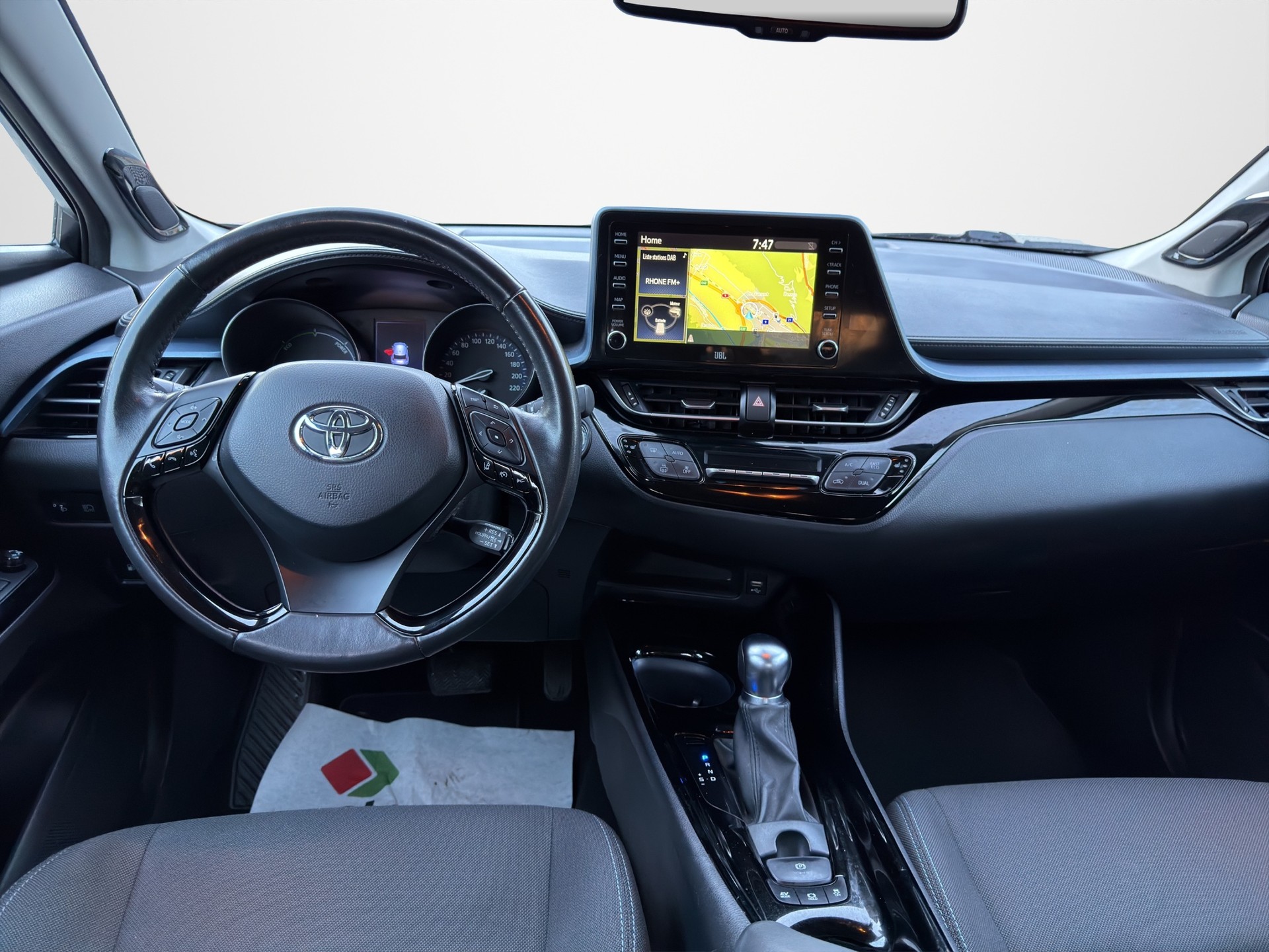 TOYOTA C-HR 2.0 HSD CVT Trend-image-11