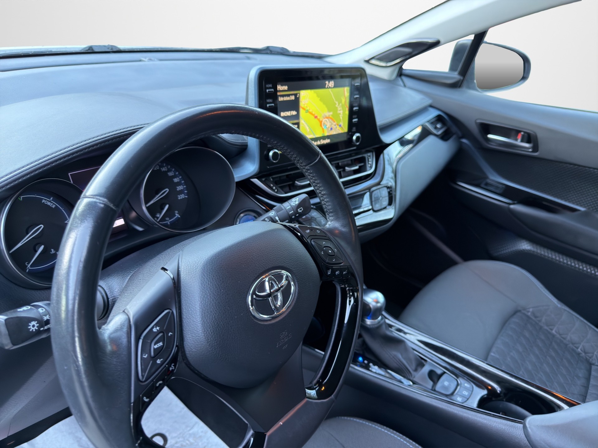 TOYOTA C-HR 2.0 HSD CVT Trend-image-18