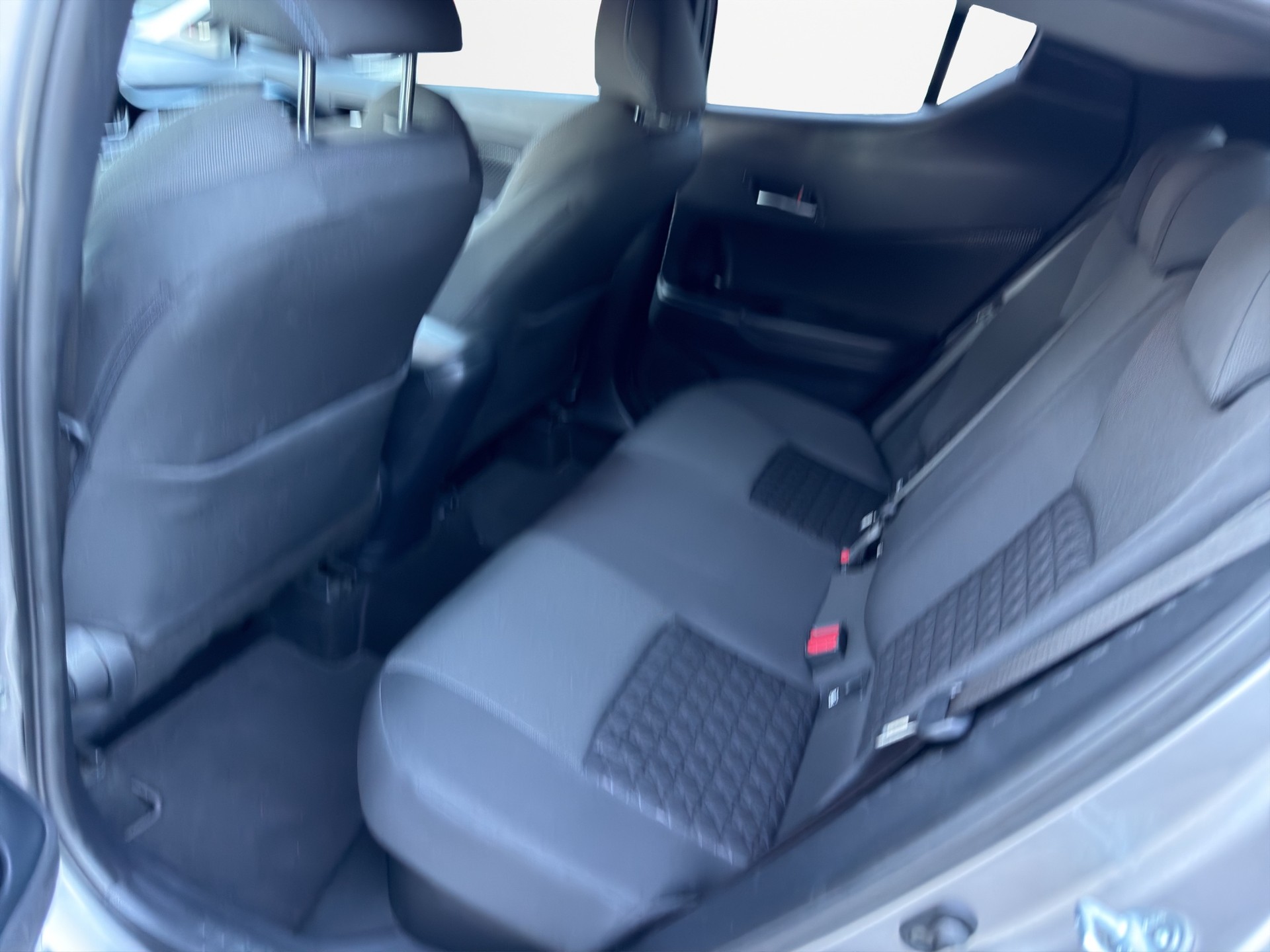 TOYOTA C-HR 2.0 HSD CVT Trend-image-10