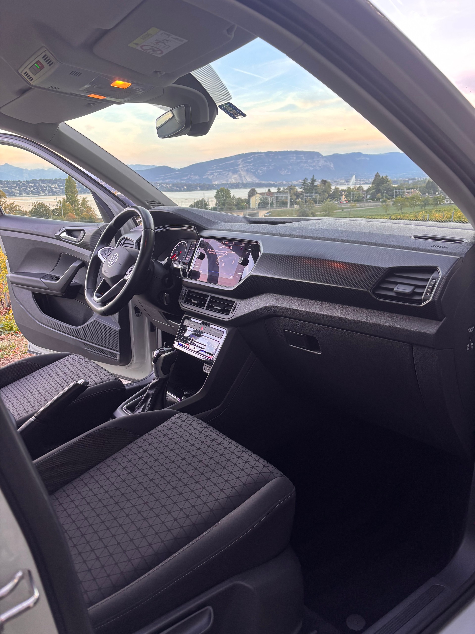 VW T-Cross 1.0 TSI Life DSG-image-4