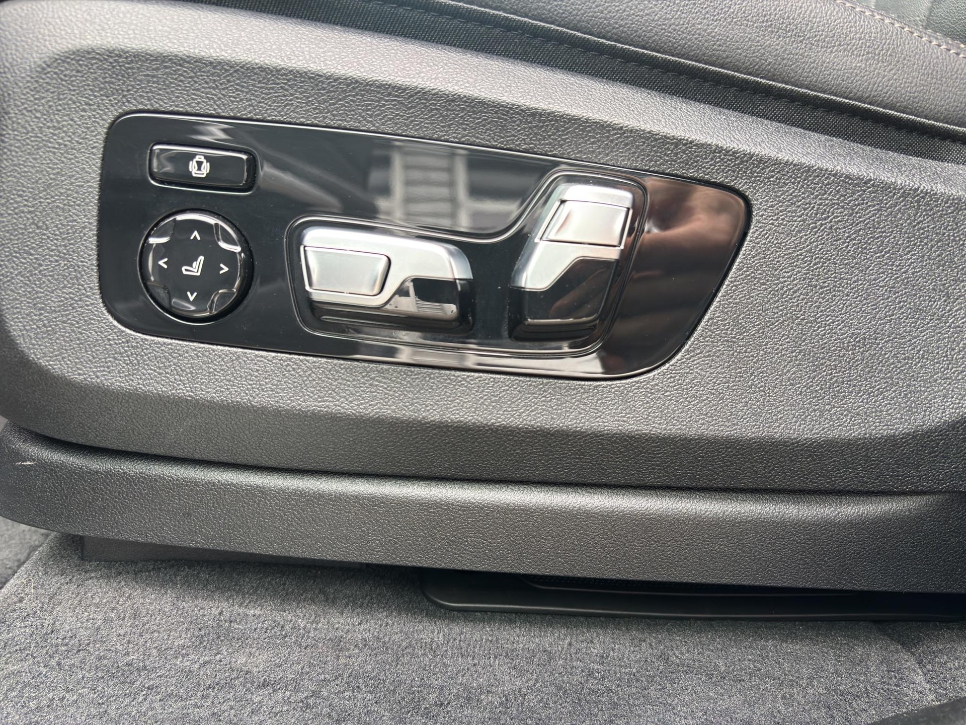 BMW X5 xDrive M50d Steptronic-image-12