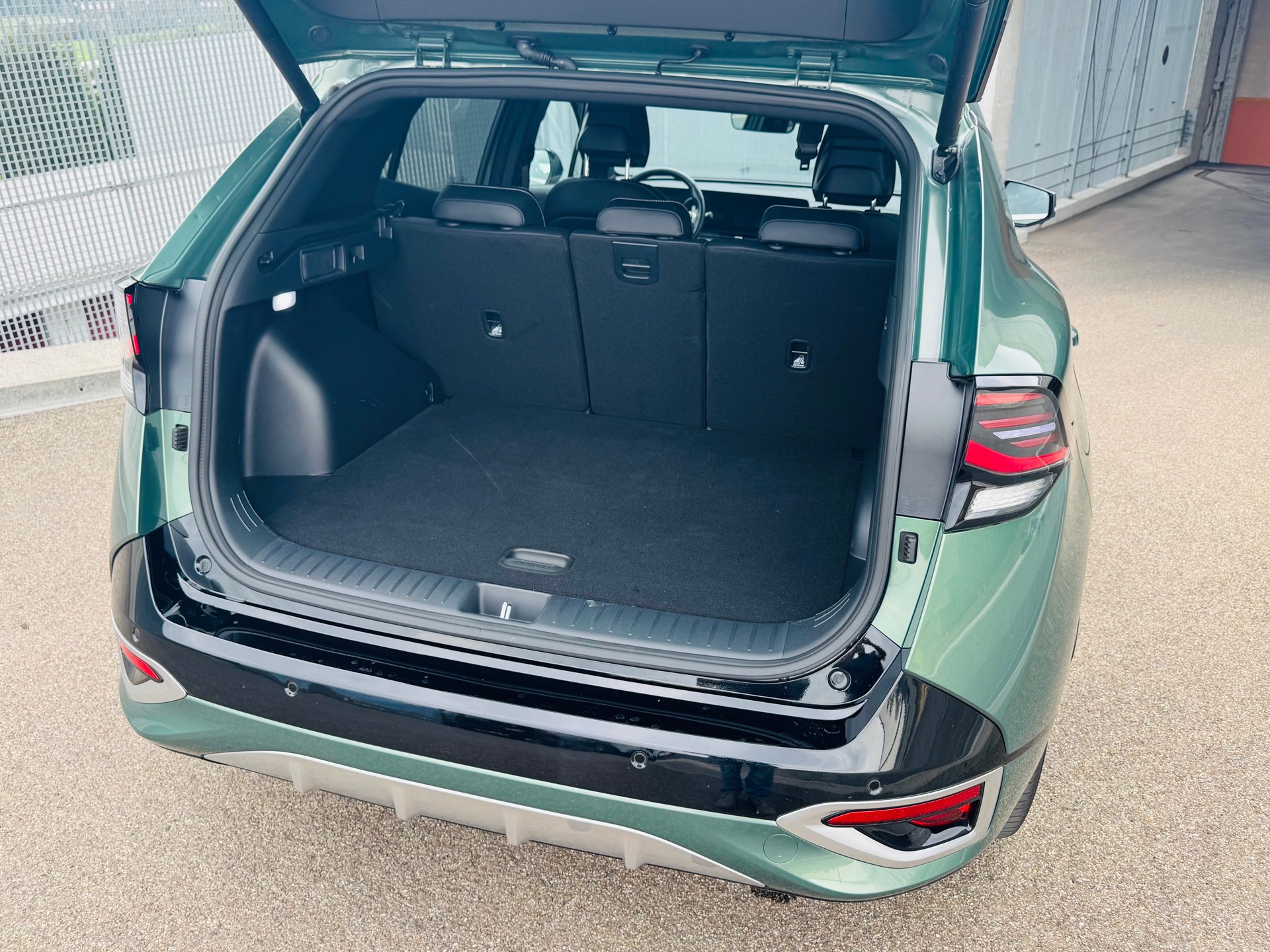 KIA Sportage 1.6T-GDi PHEV GT-Line 4x4 A-image-8