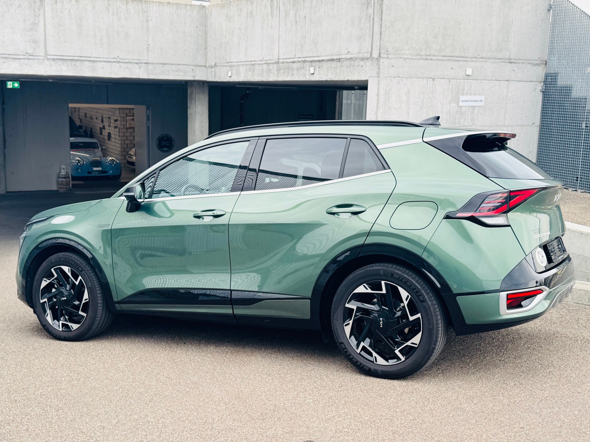 KIA Sportage 1.6T-GDi PHEV GT-Line 4x4 A-image-3