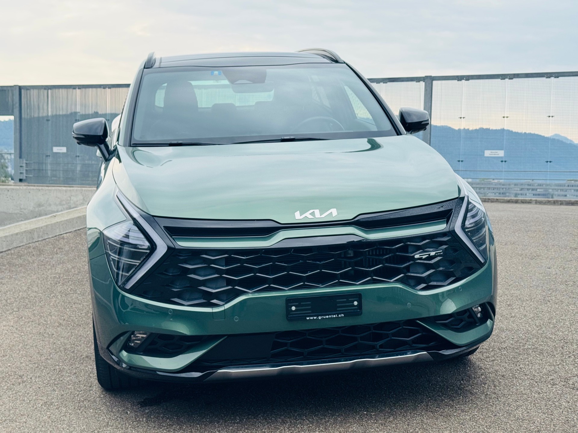 KIA Sportage 1.6T-GDi PHEV GT-Line 4x4 A-image-2