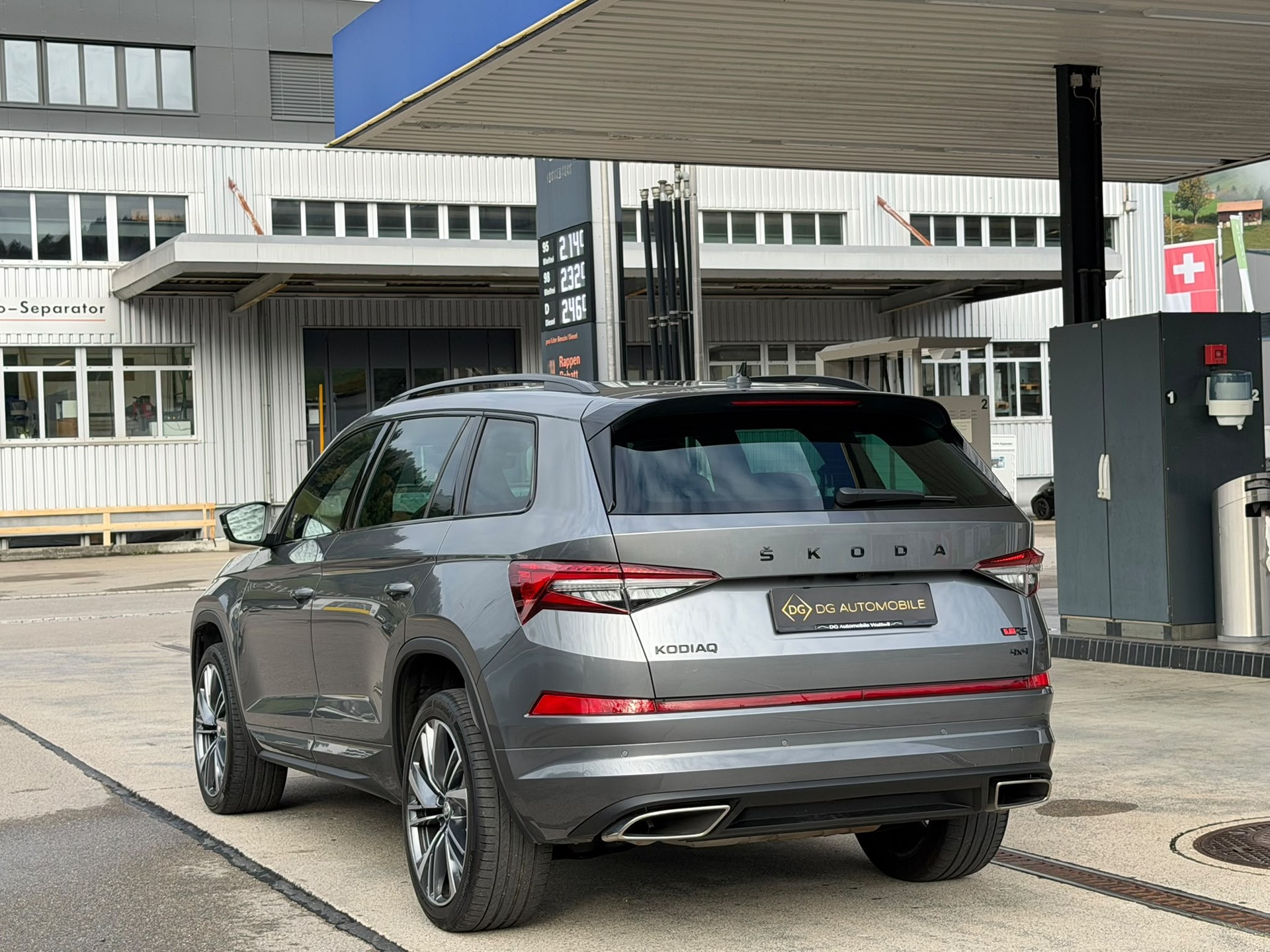 SKODA Kodiaq 2.0 TSI 4x4 RS *El. Anhängerkupplung**Panoramaglasdach**RS-Ledersitze**Top Zustand**Top Ausstattung*-image-4